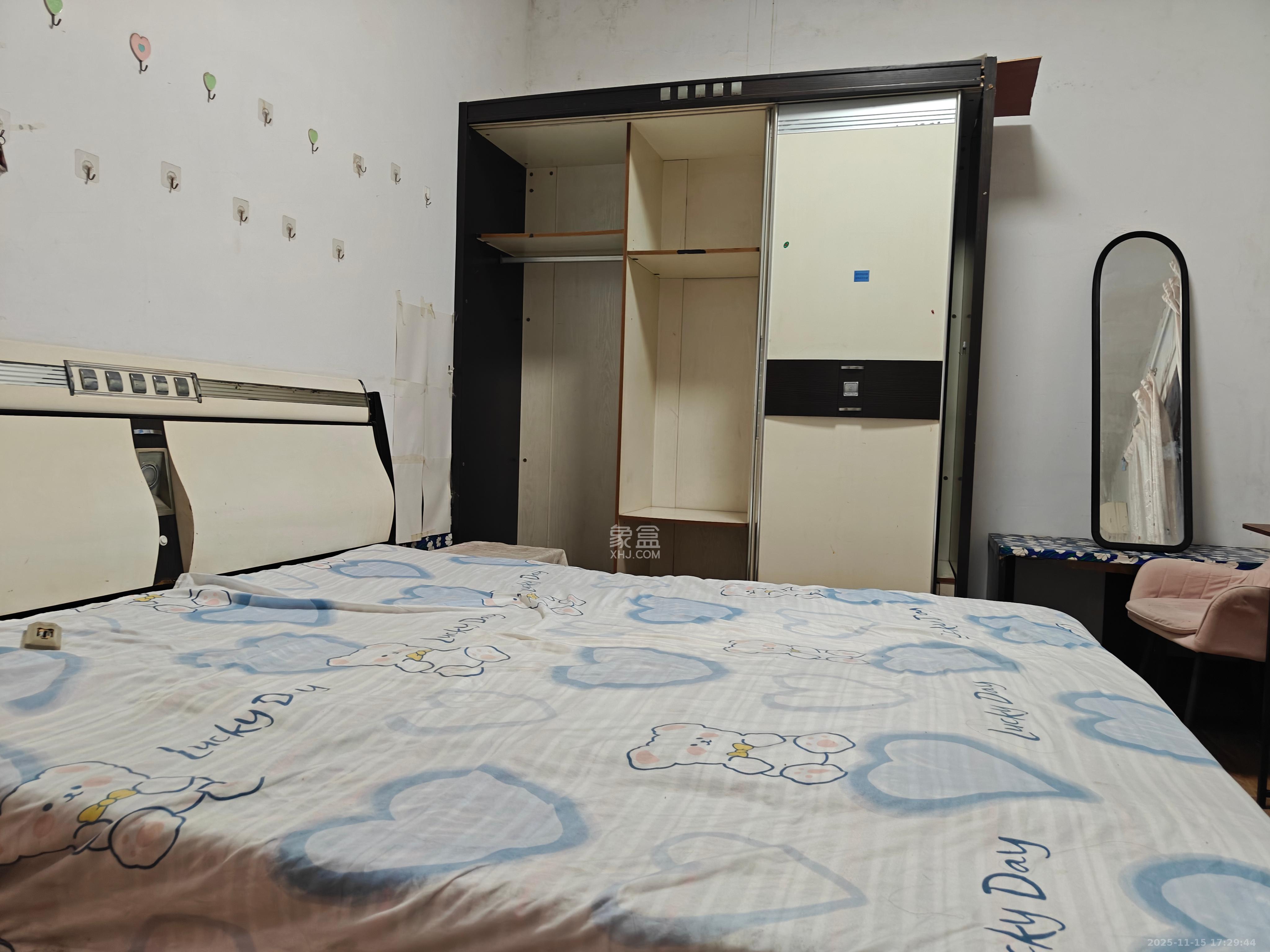 市政公司宿舍 3室1厅1卫 1800.0元/月 市政公司宿舍 3室1厅1卫 1800.0元/月室内图