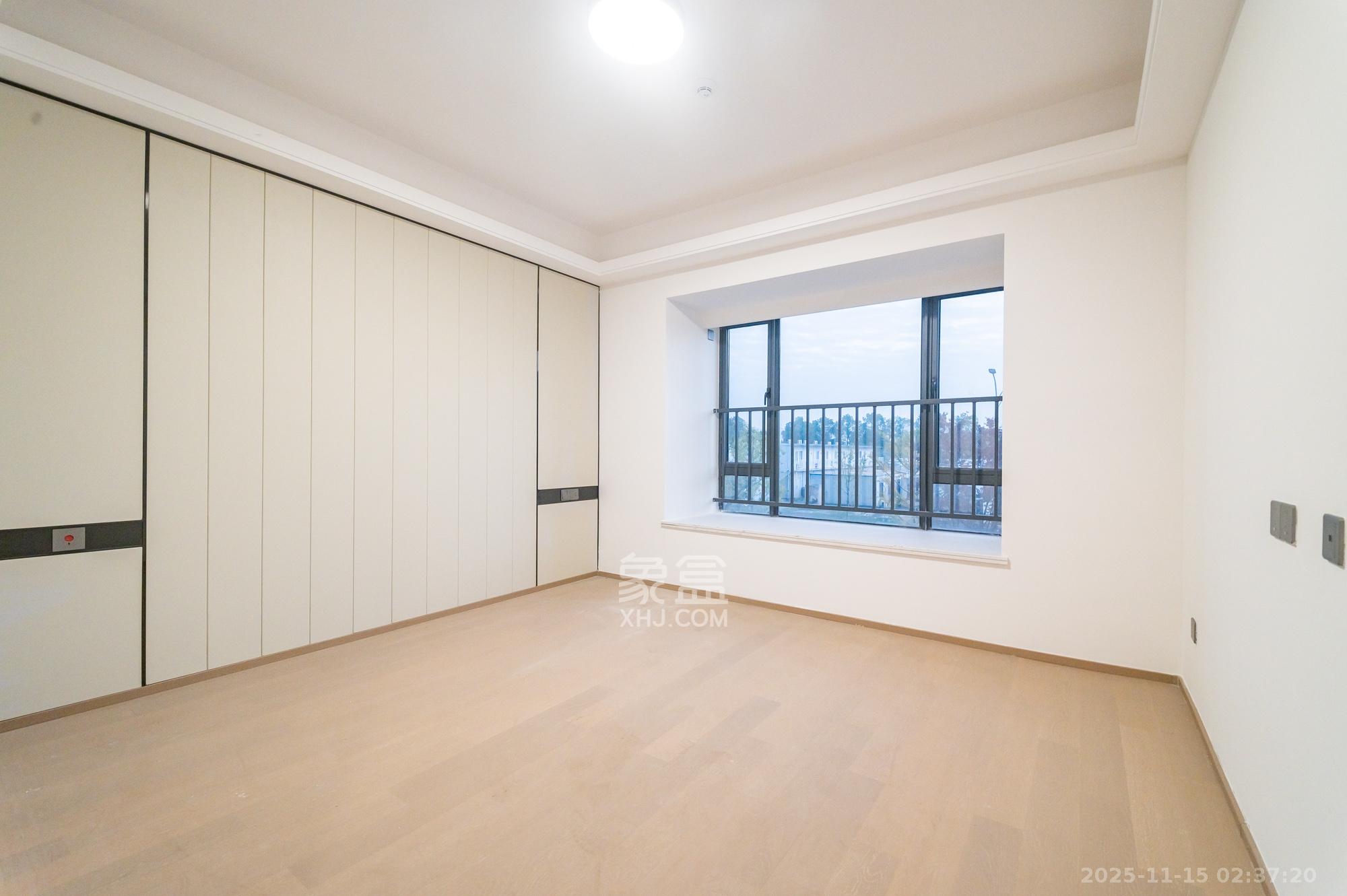 三一云谷  1室0厅0卫    151.0万卧室