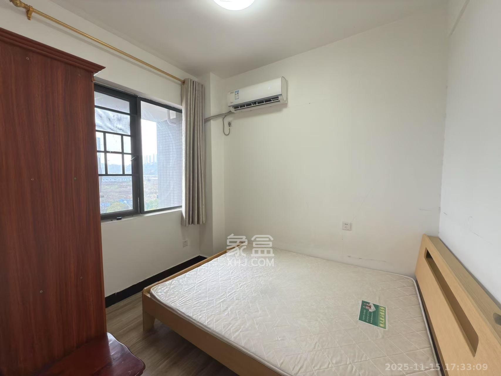 金轮星光名座  1室2厅1卫    2000.0元/月室内图