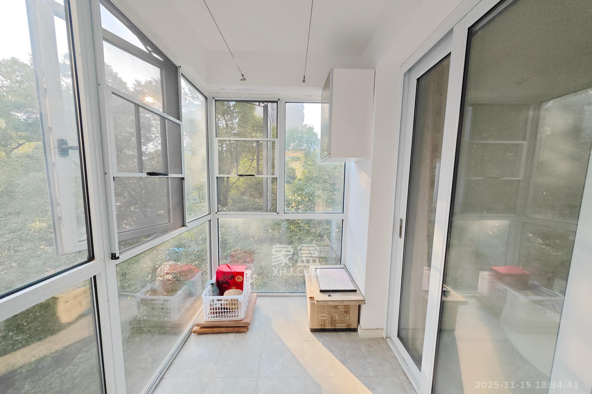 华韵07  2室2厅1卫    62.0万阳台