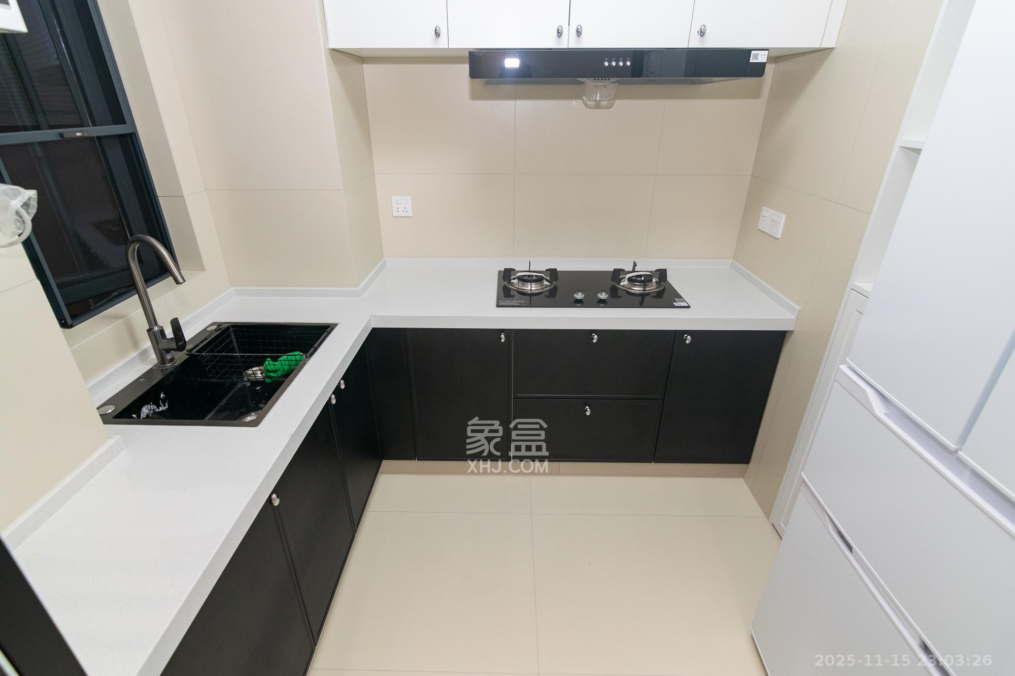 澳海月亮湾  3室2厅1卫    68.8万厨房