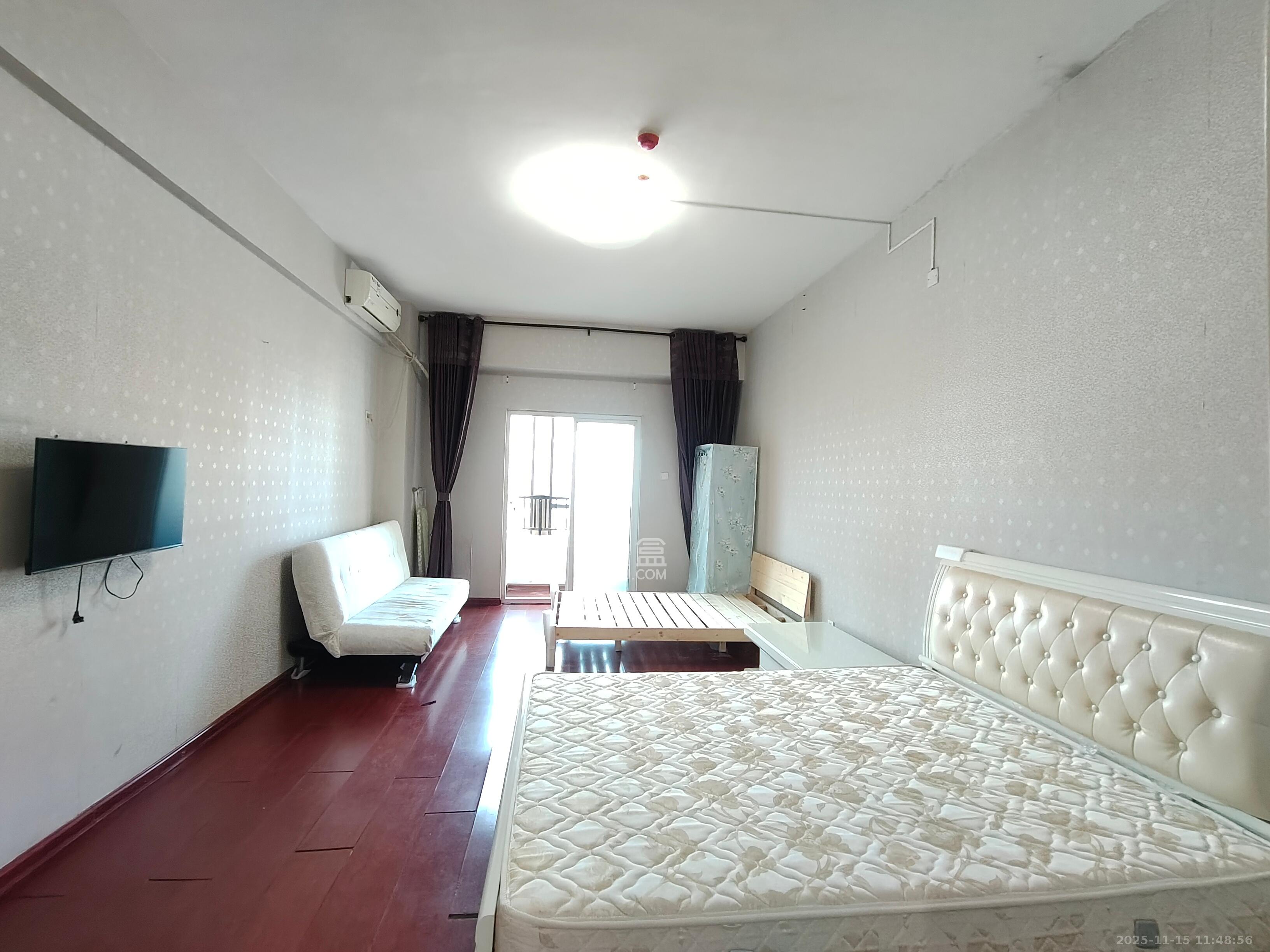 融圣国际  1室1厅1卫    2000.0元/月