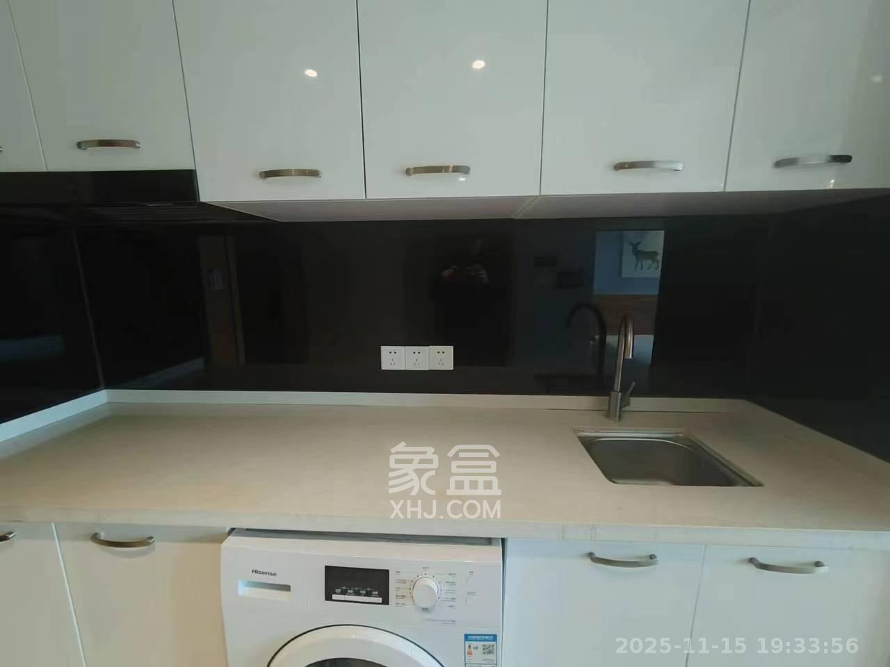 五一钻界  1室1厅1卫    2000.0元/月室内图