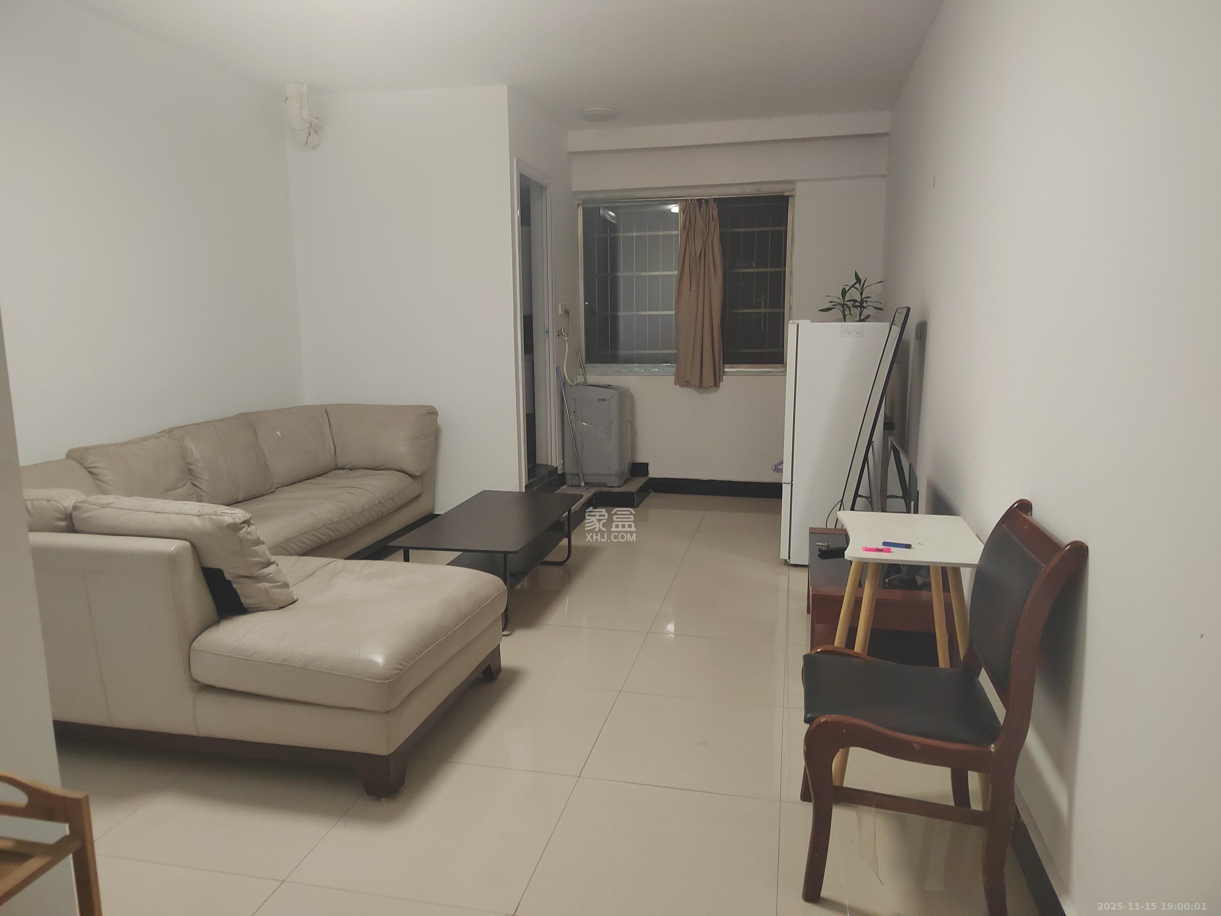 茶子山小区 1室1厅1卫 1400.0元/月 茶子山小区 1室1厅1卫 1400.0元/月室内图