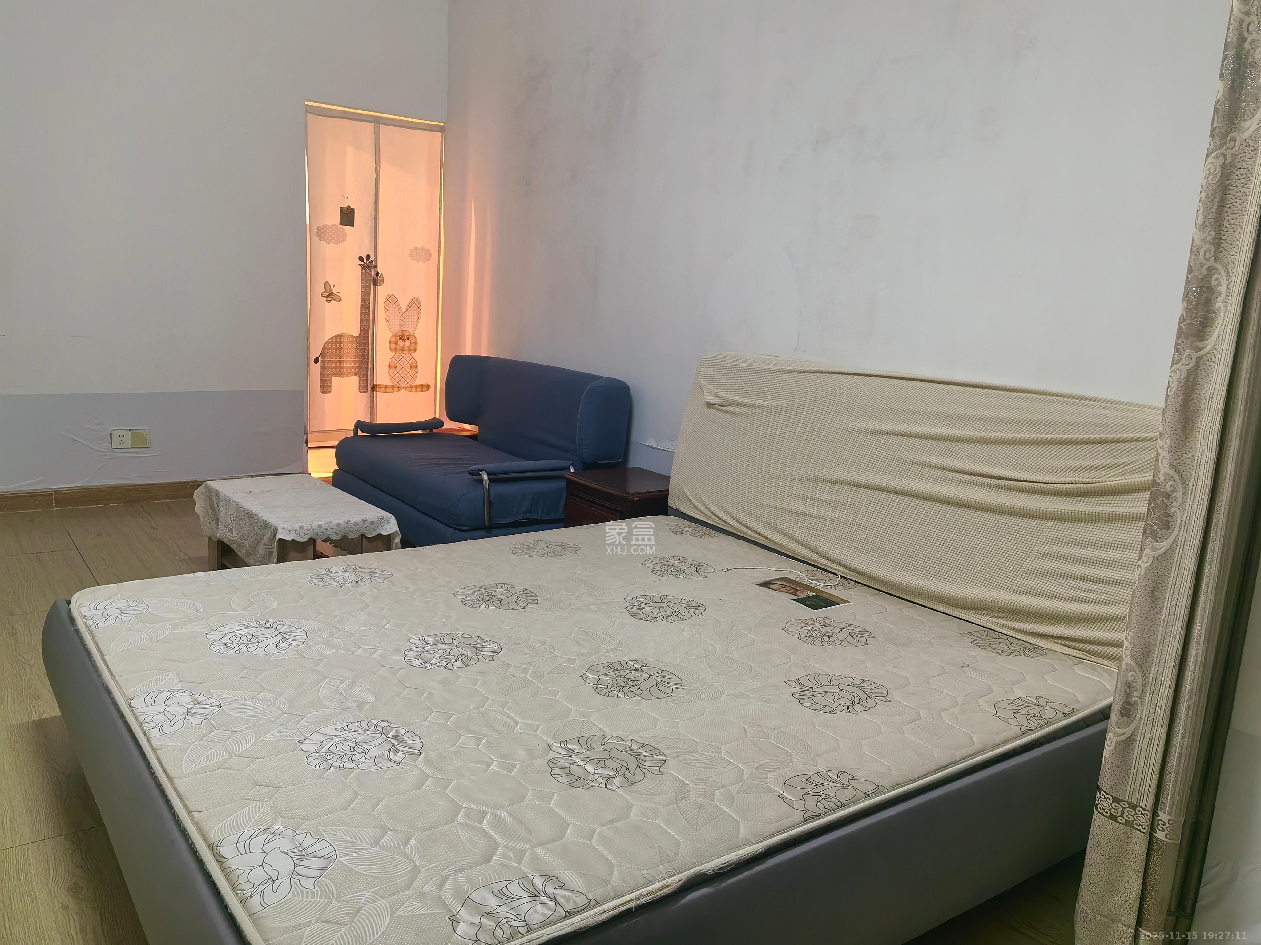 东方新世界  1室1厅1卫    1450.0元/月室内图