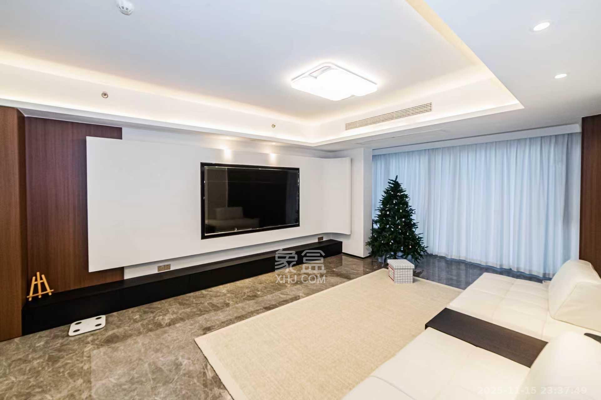 北辰瀚江府  4室2厅2卫    11000.0元/月