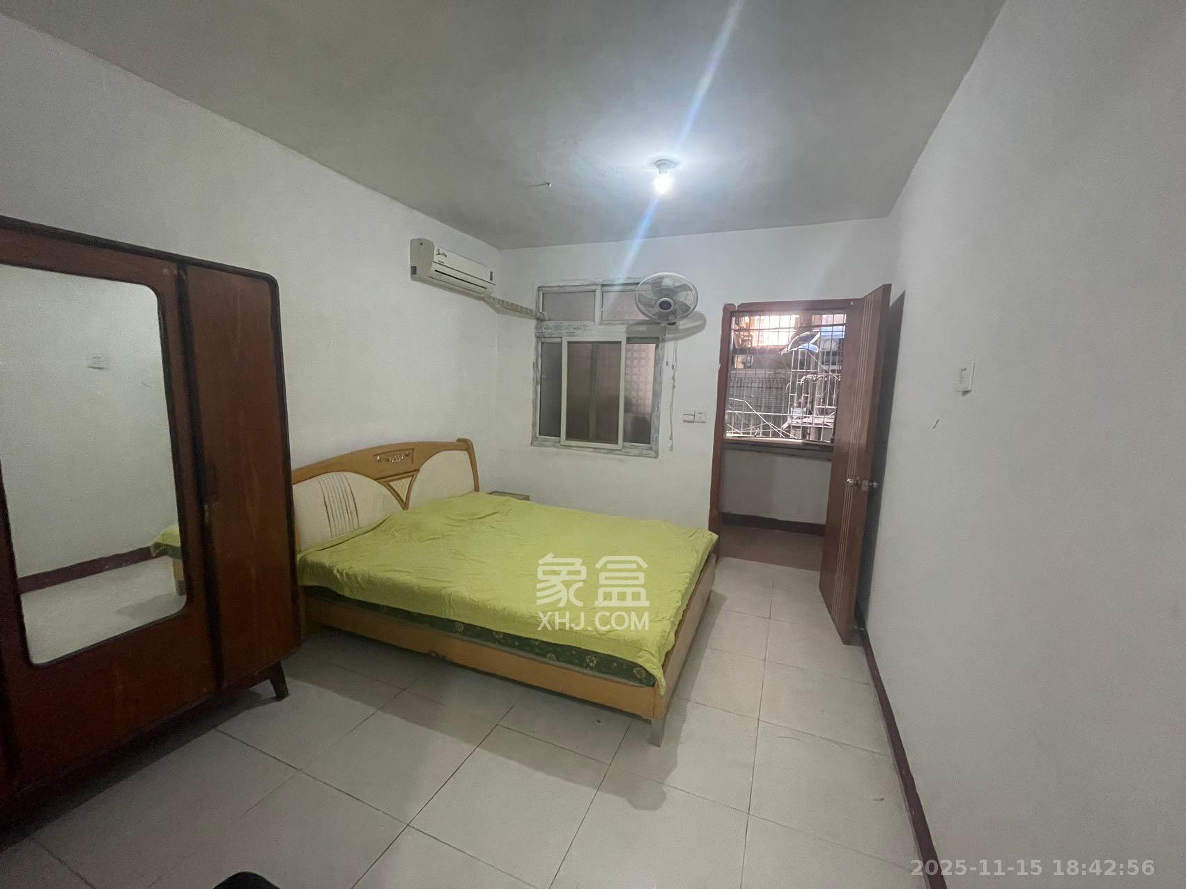 学宫街散盘  1室0厅0卫    2400.0元/月