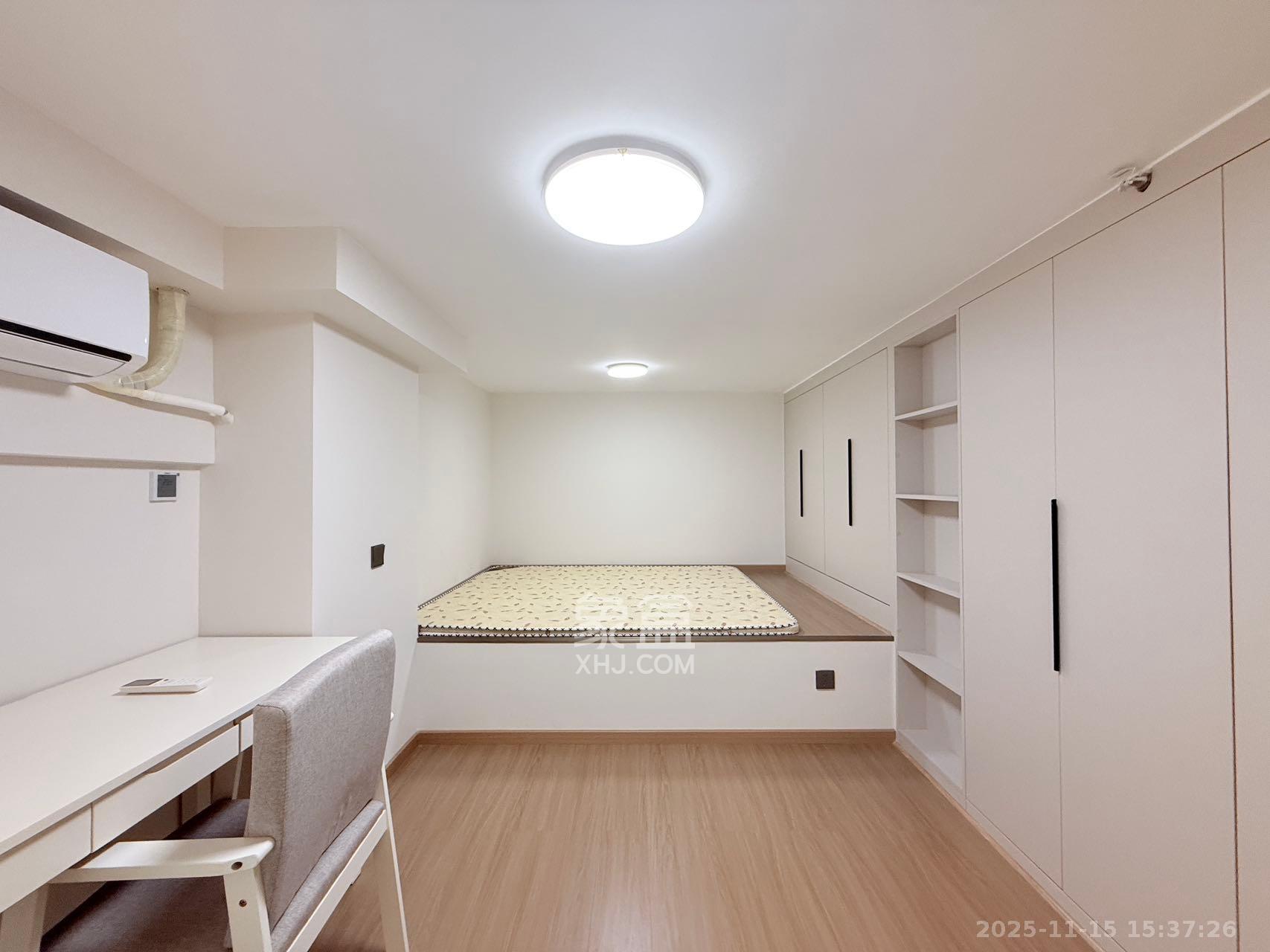 卓越中寰  2室1厅1卫    2400.0元/月室内图