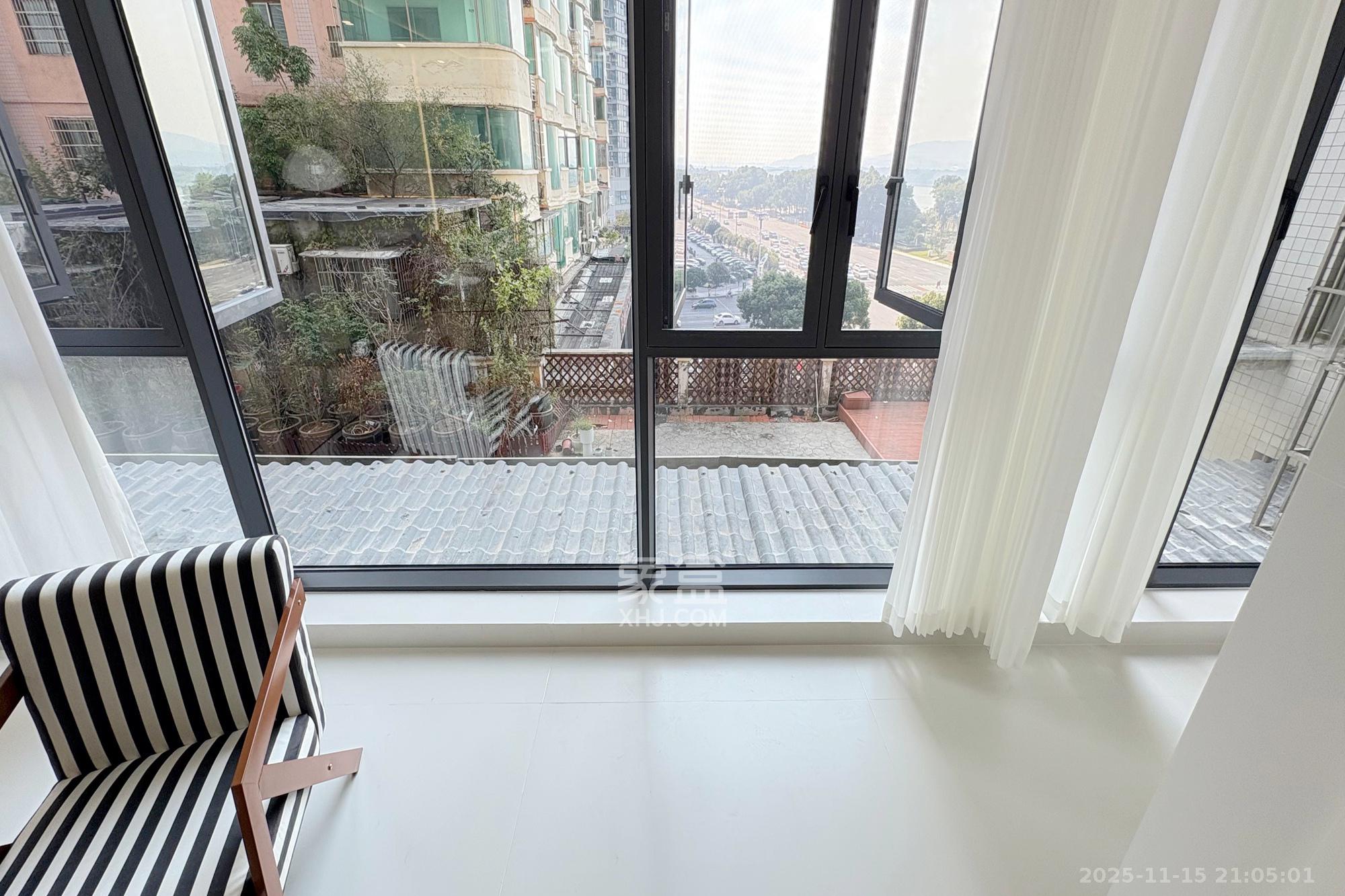 欧陆经典 3室2厅2卫 120.0万 欧陆经典 3室2厅2卫 120.0万阳台