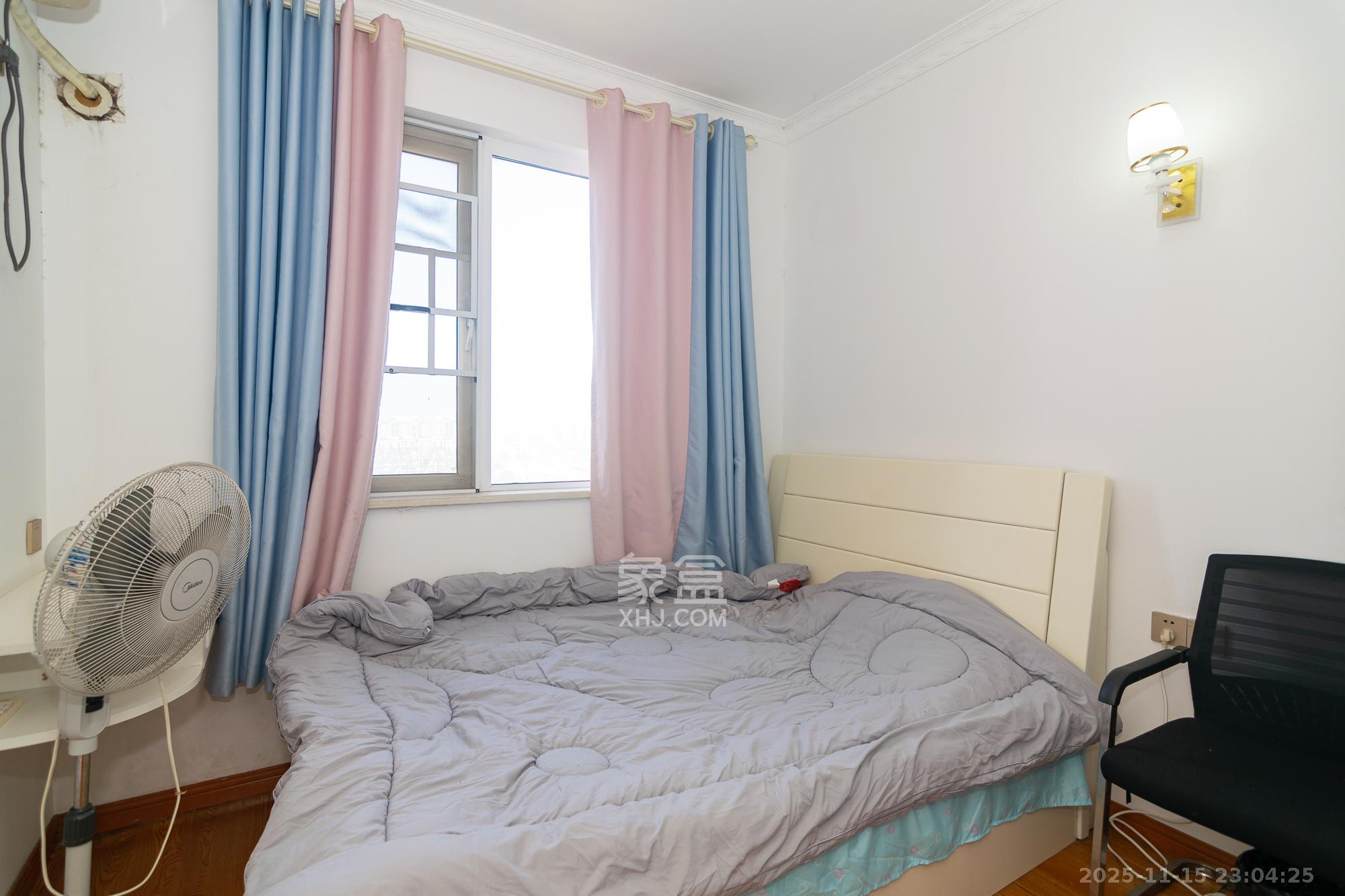 金地三千府(金地湖山樾、金地自在城) 3室2厅2卫 68.0万 金地三千府(金地湖山樾、金地自在城) 3室2厅2卫 68.0万卧室