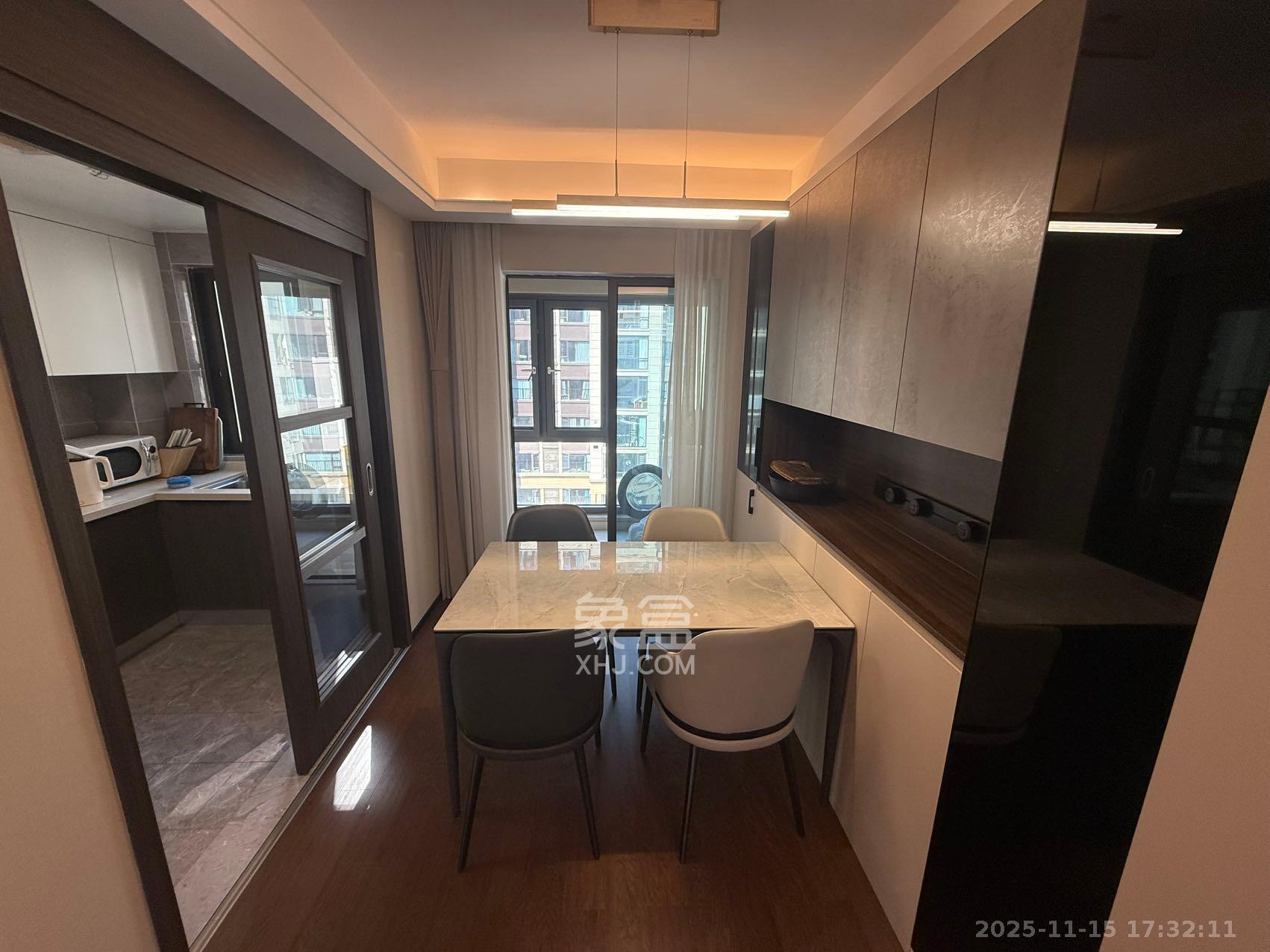 中梁云麓传奇  3室2厅2卫    3000.0元/月室内图