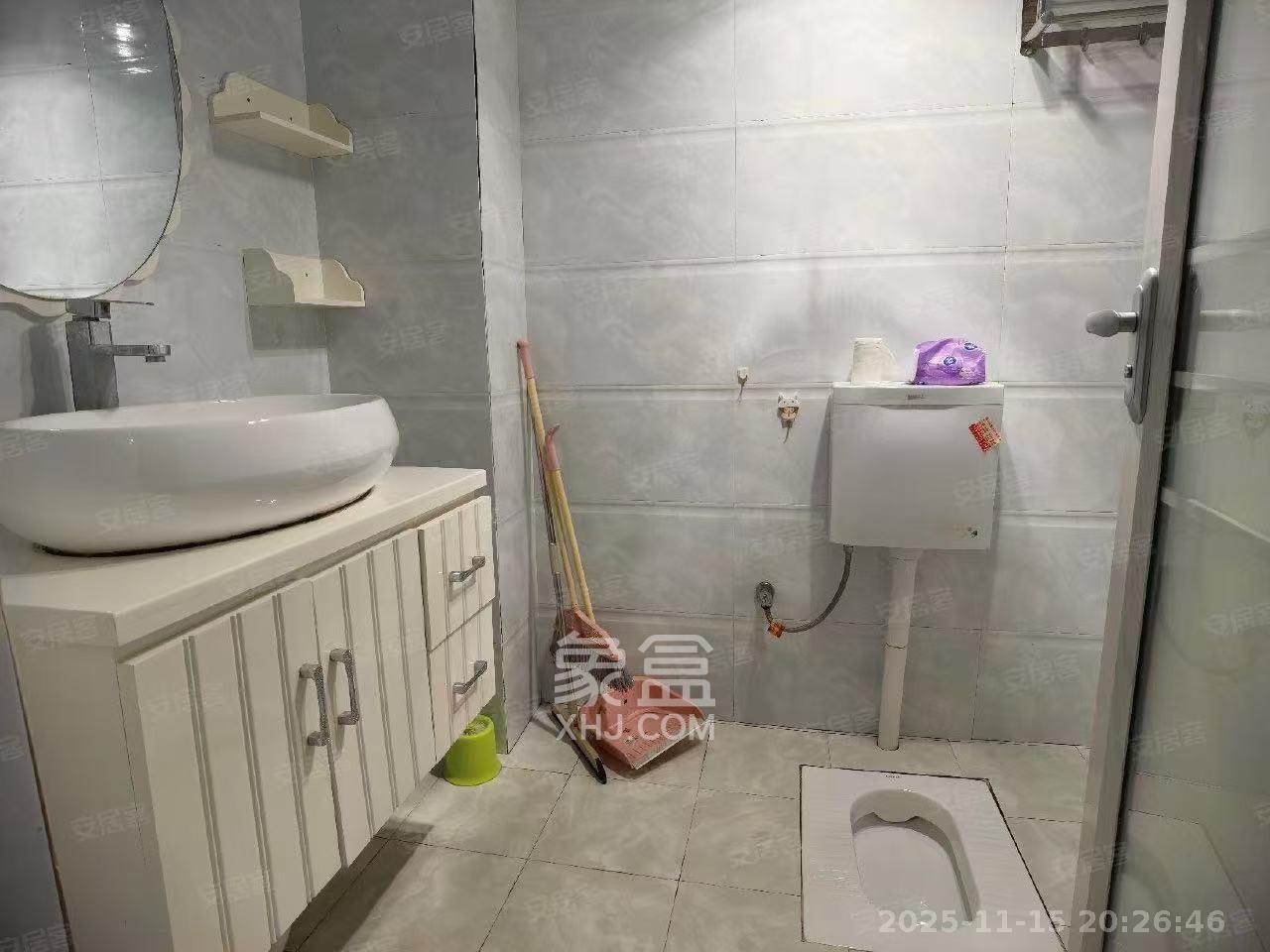 蓝湾国际广场  1室1厅1卫    1300.0元/月室内图