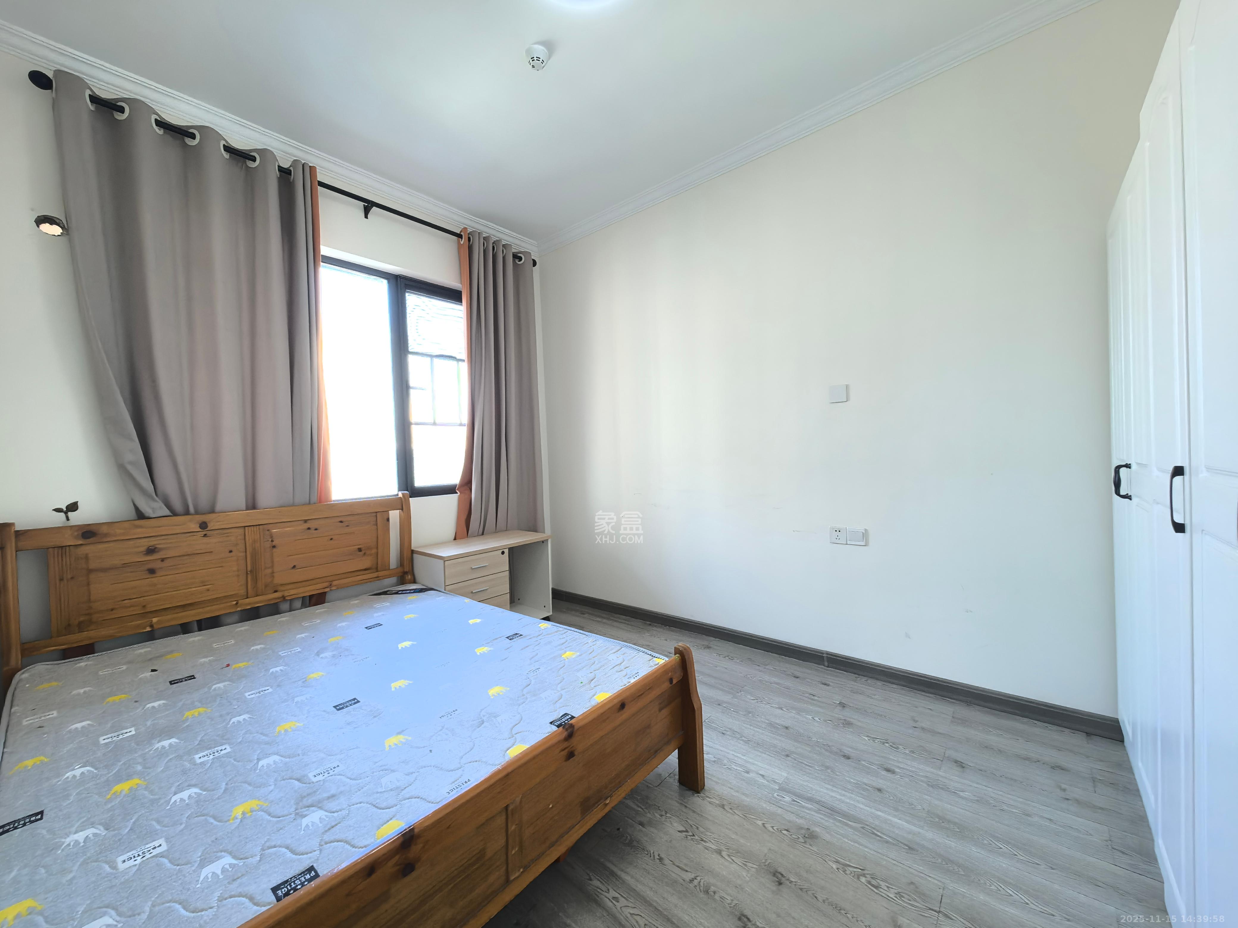 天翼花园(中国电信单位房) 4室2厅2卫 3800.0元/月 天翼花园(中国电信单位房) 4室2厅2卫 3800.0元/月室内图