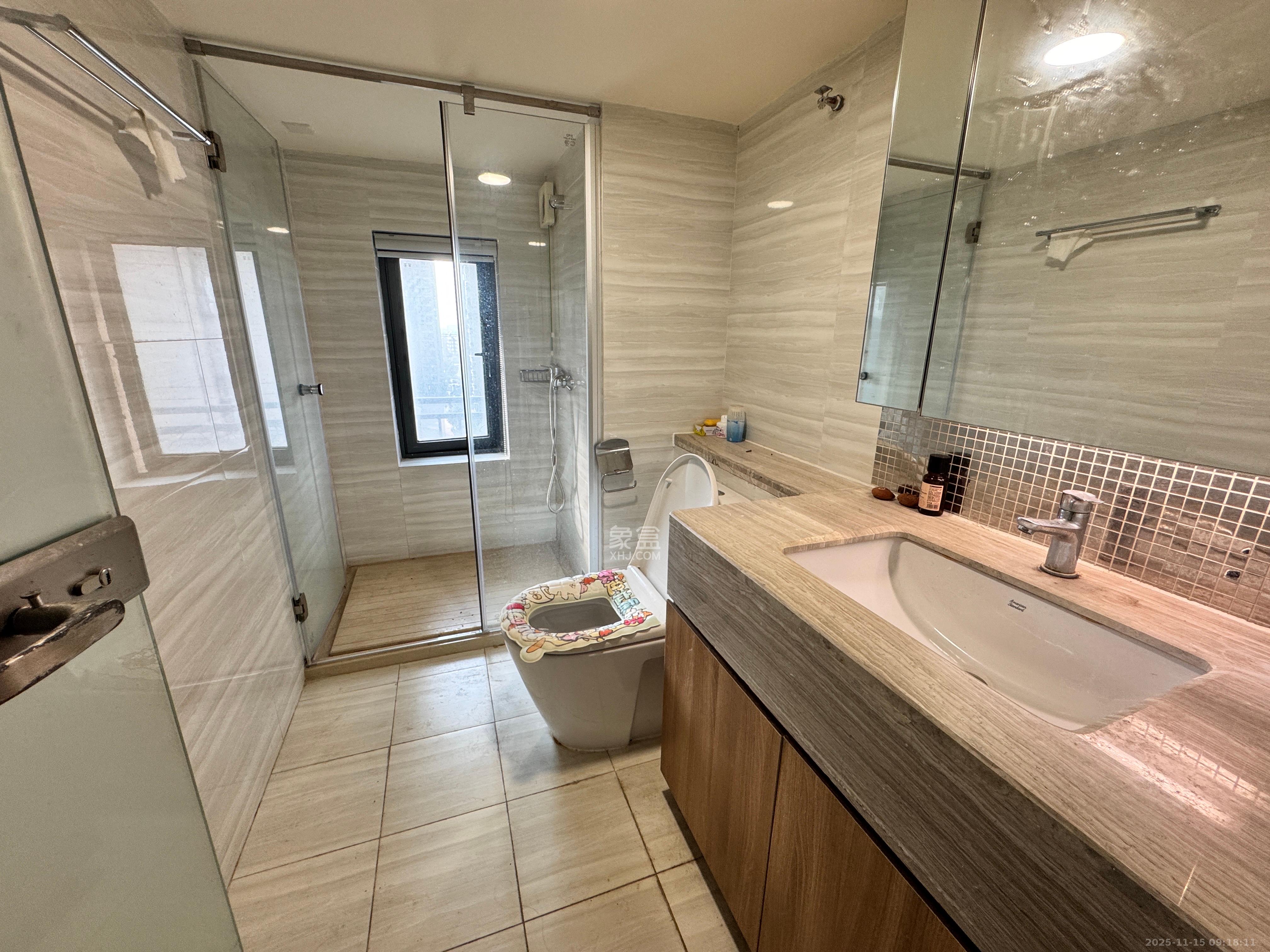 恒大翡翠华庭  3室2厅2卫    1500.0元/月室内图