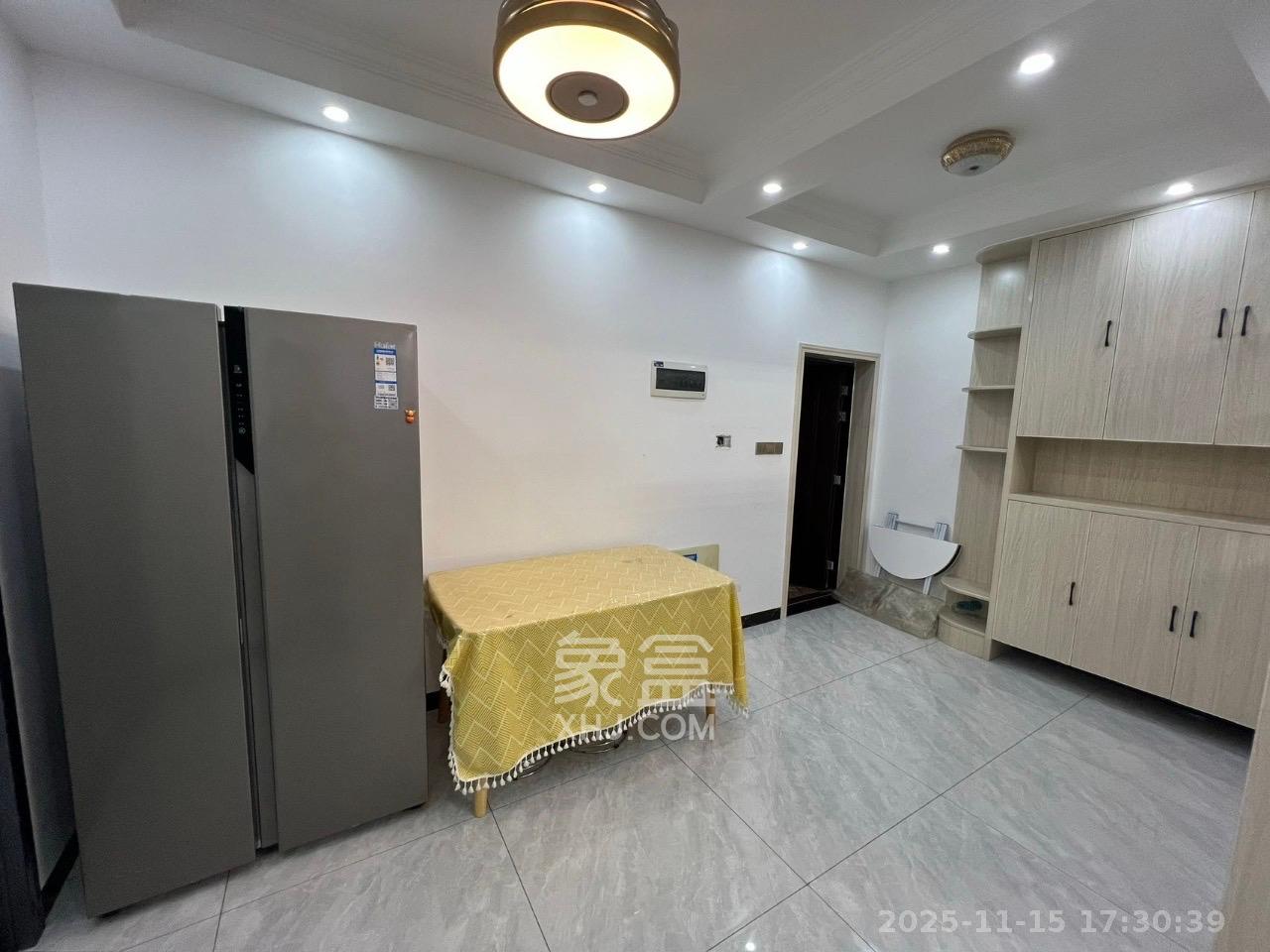 鄱阳佳郡  3室2厅1卫    2400.0元/月室内图