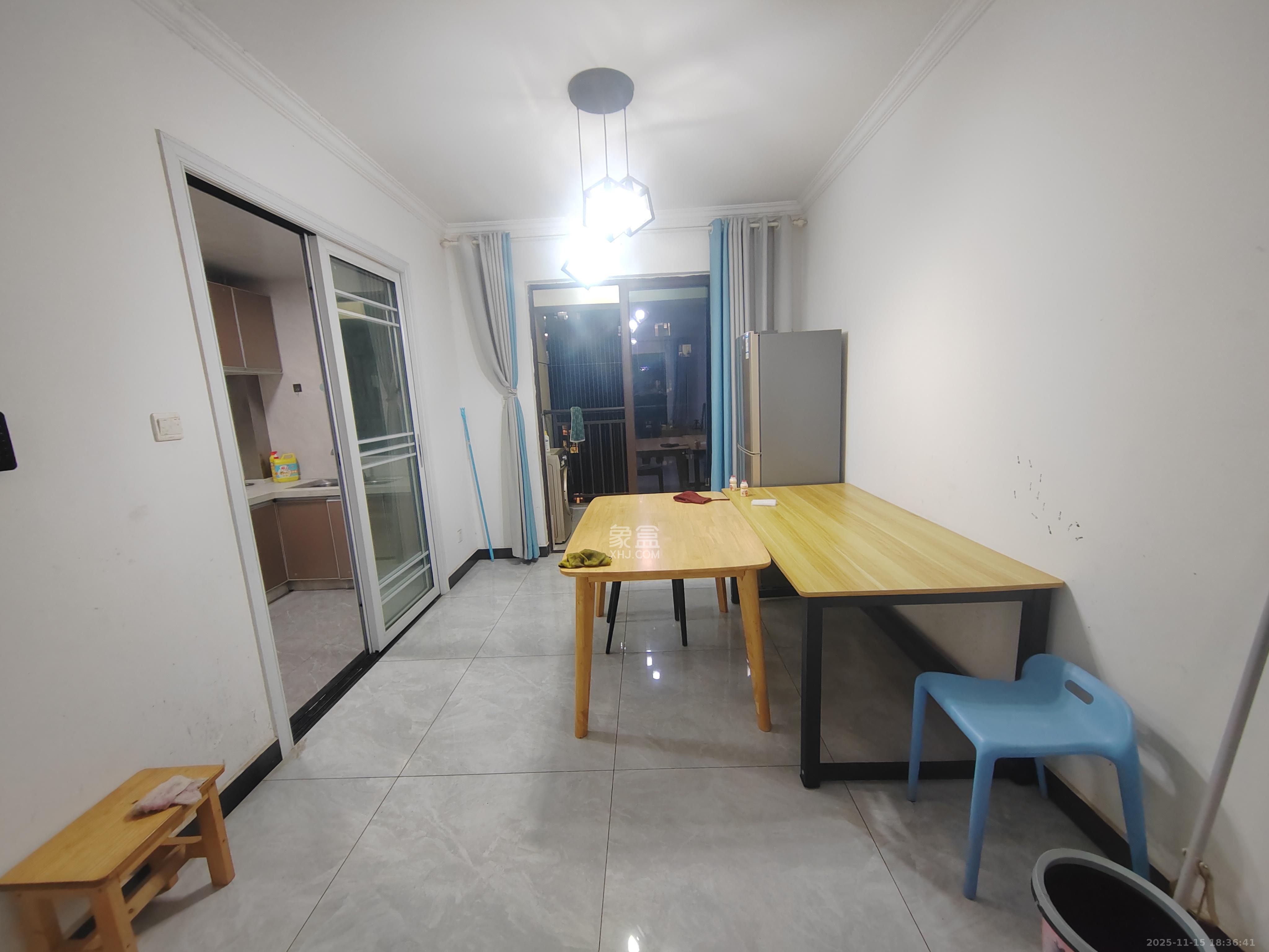 卓越浅水湾  1室0厅0卫    3100.0元/月