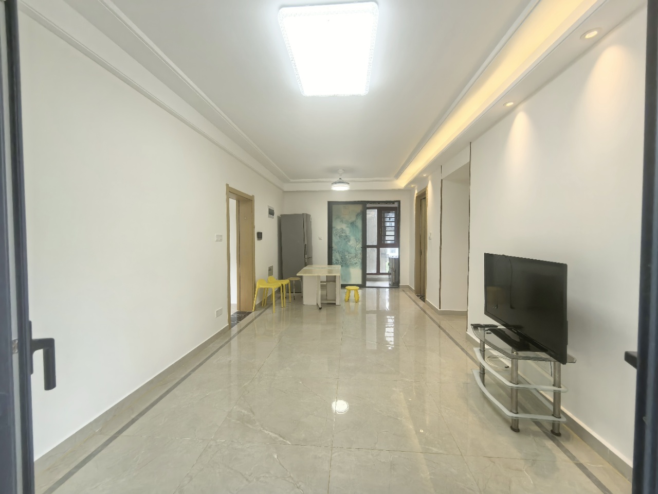 伊泰天骄三期  2室2厅1卫    2000.0元/月室内图