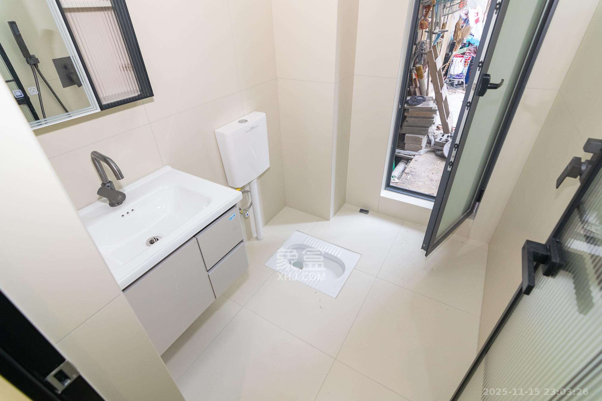 澳海月亮湾  3室2厅1卫    68.8万卫生间