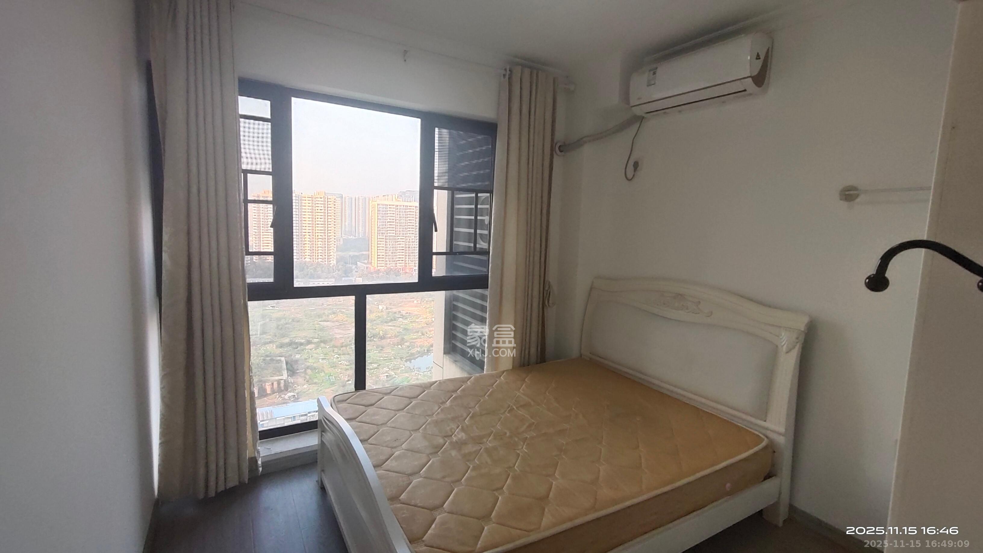 绿地之窗  3室2厅1卫    2000.0元/月室内图