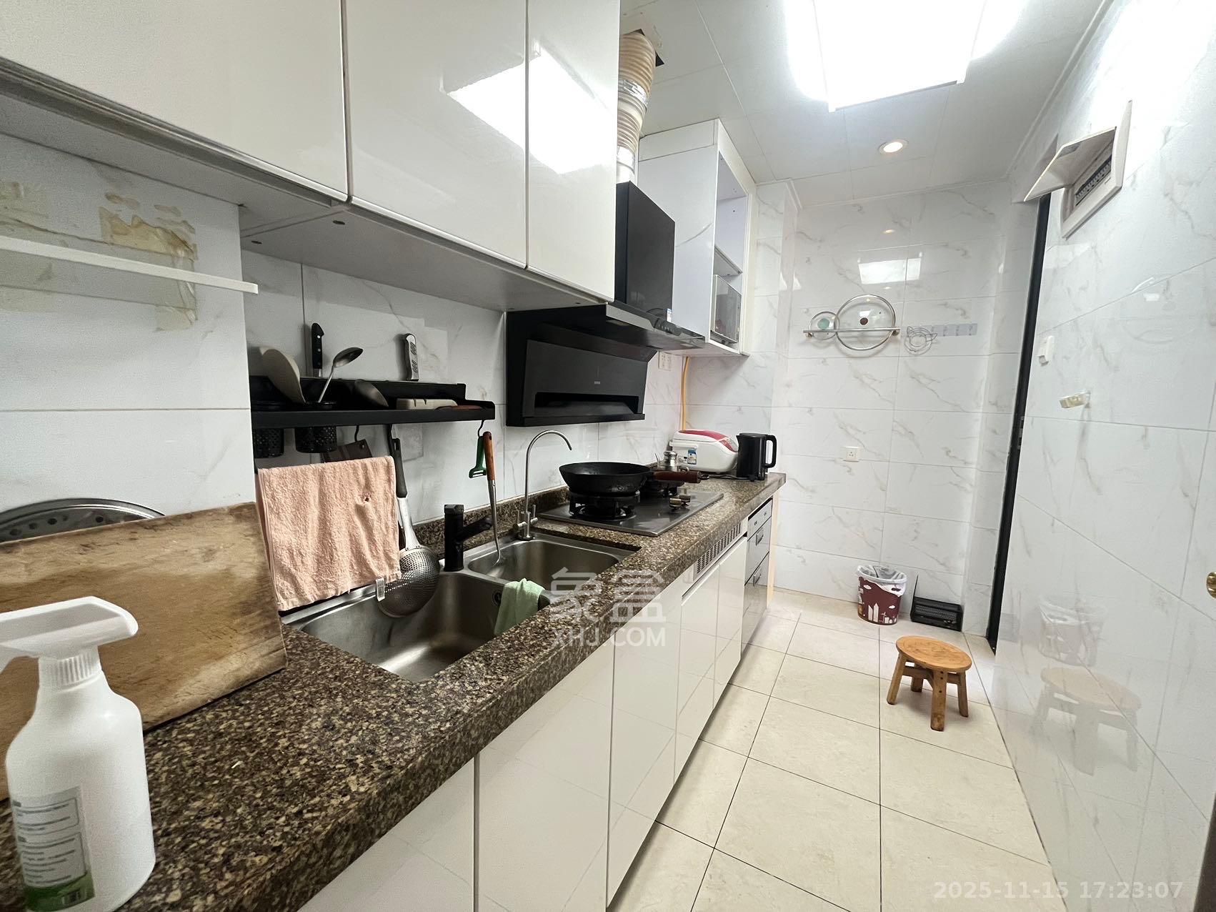 恒大江湾  3室1厅1卫    2600.0元/月室内图