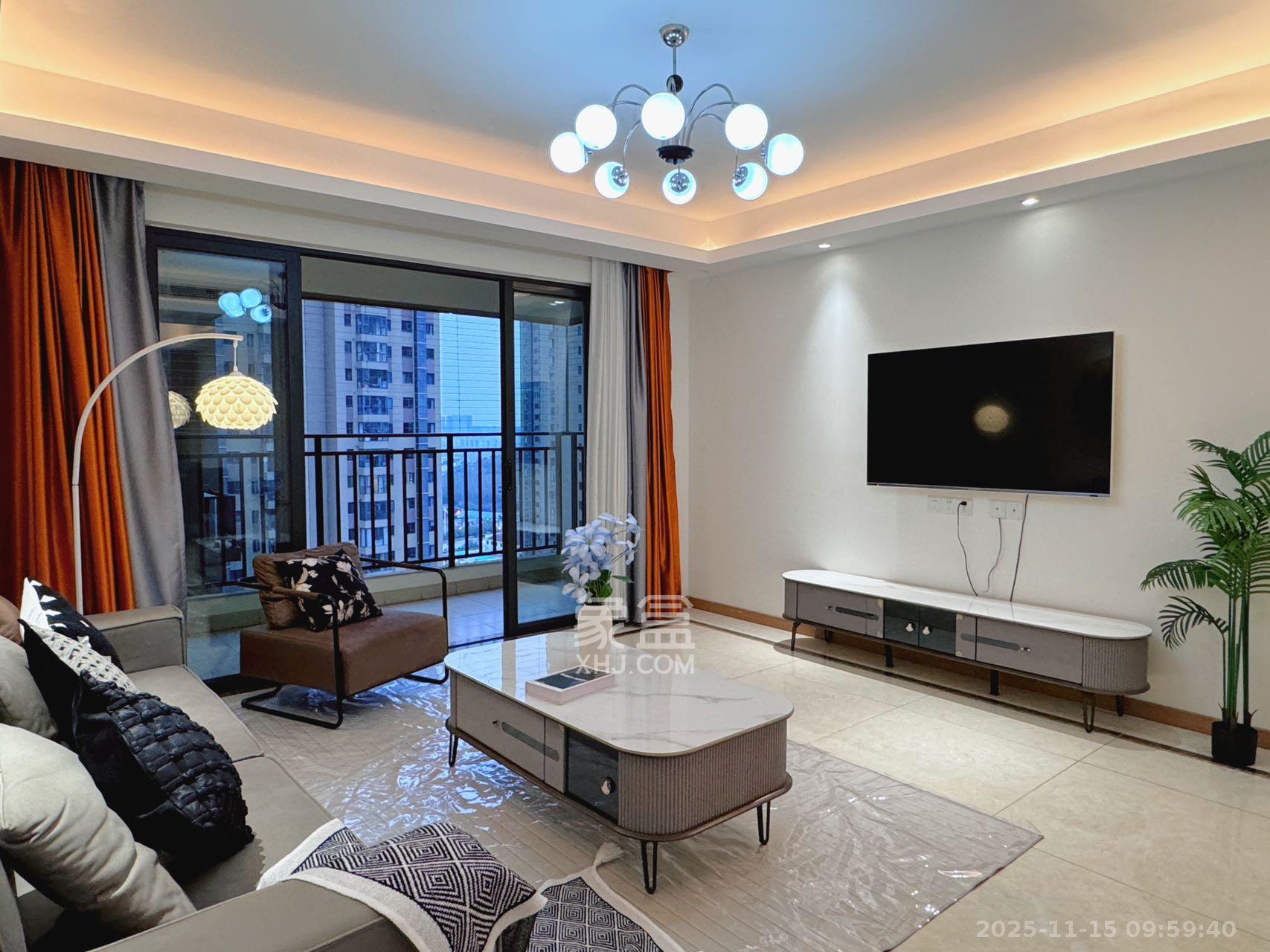 中建嘉和城  4室2厅2卫    2500.0元/月室内图