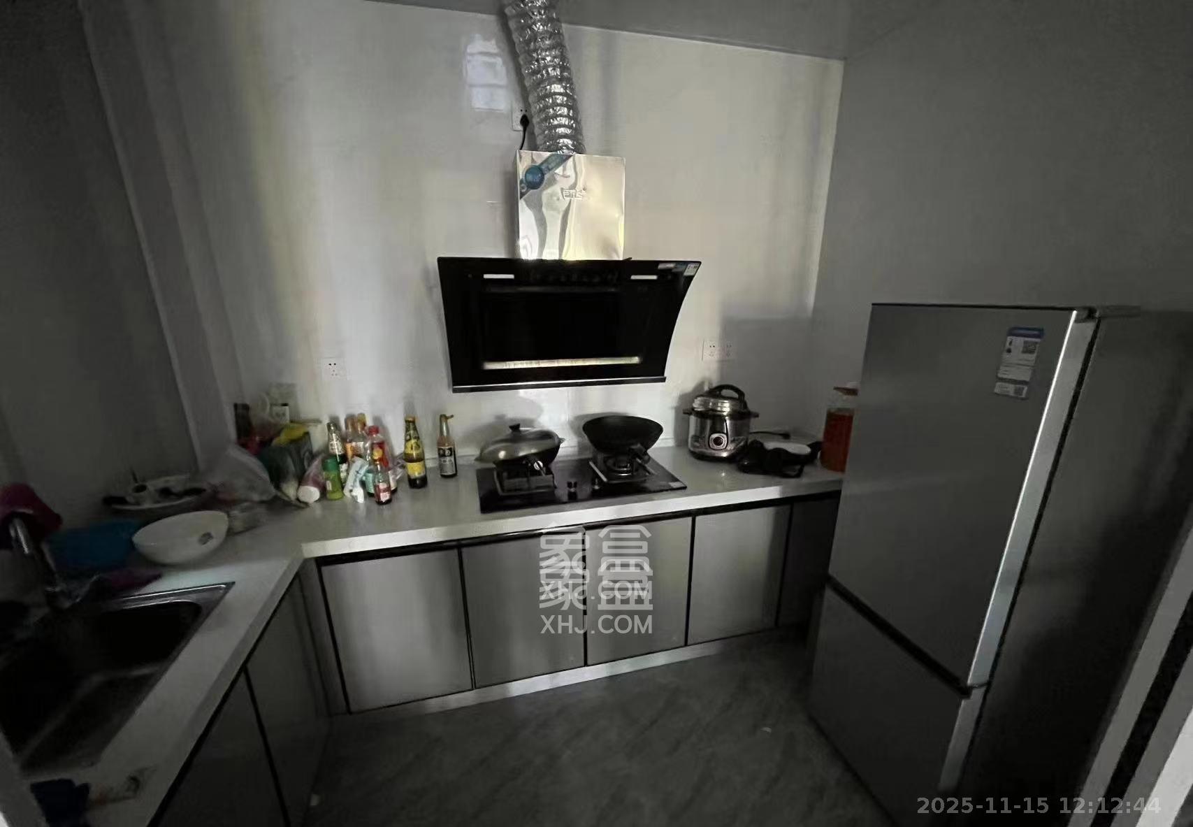 蓝光雍锦半岛  3室2厅2卫    2500.0元/月室内图