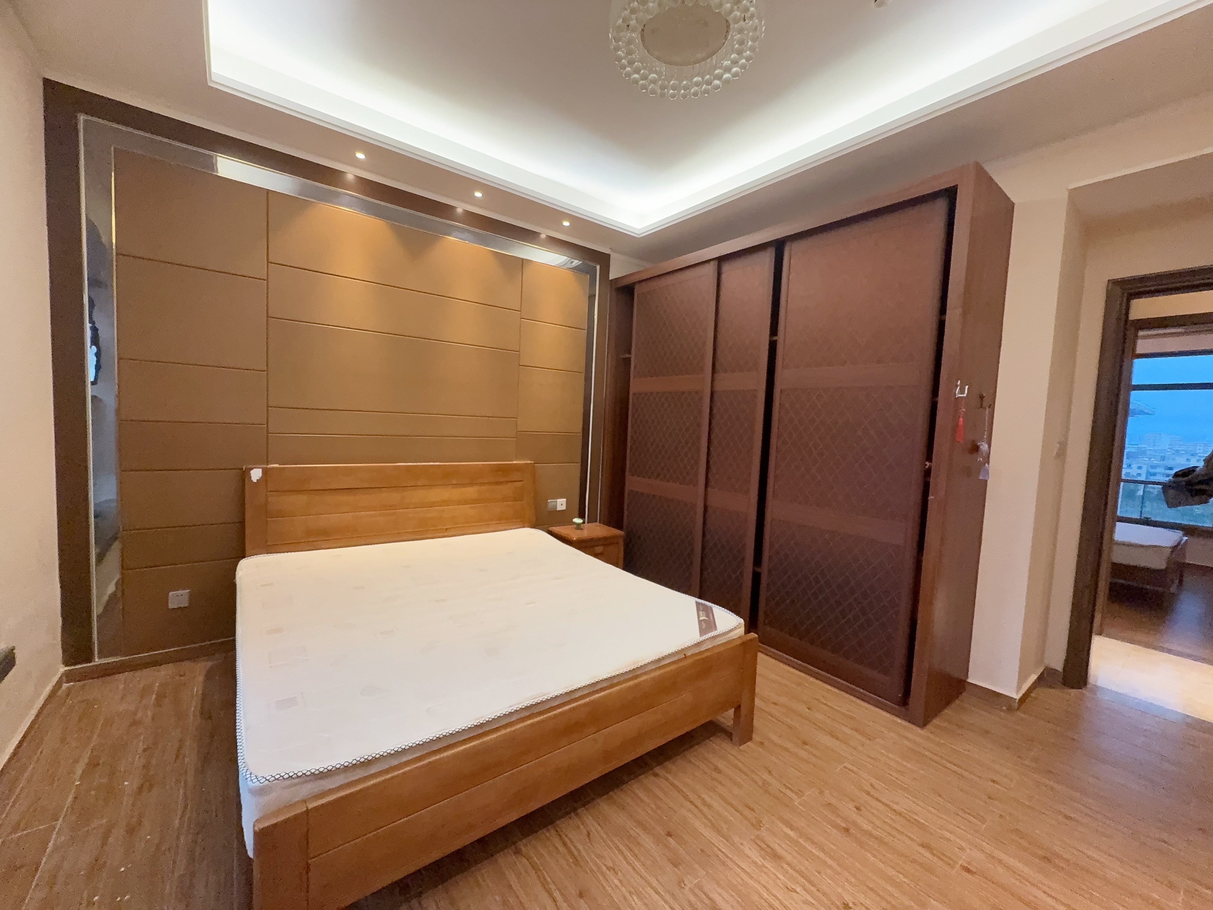 恒大悦龙府 3室2厅1卫 2700.0元/月 恒大悦龙府 3室2厅1卫 2700.0元/月室内图