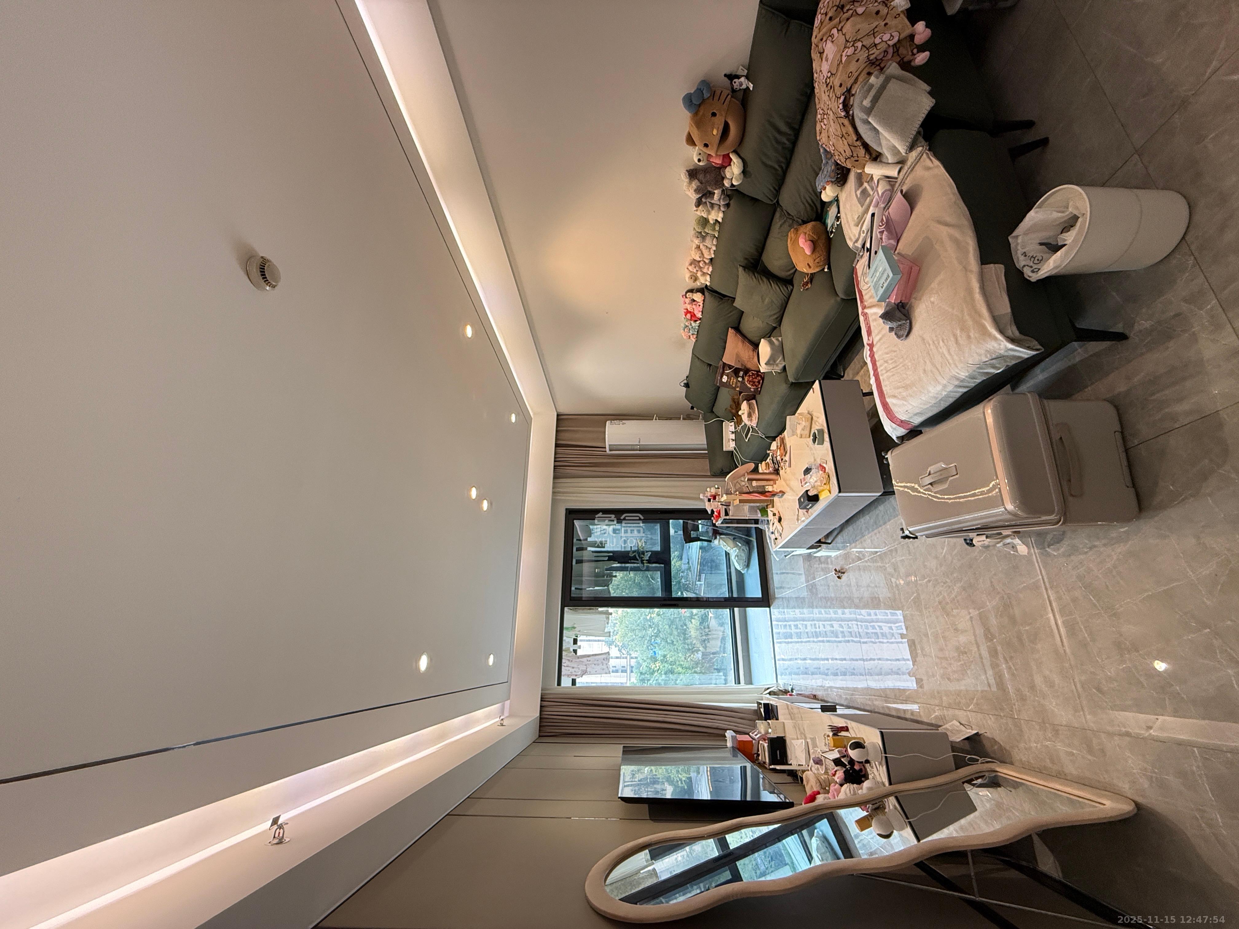 卓越中寰  3室2厅1卫    4000.0元/月