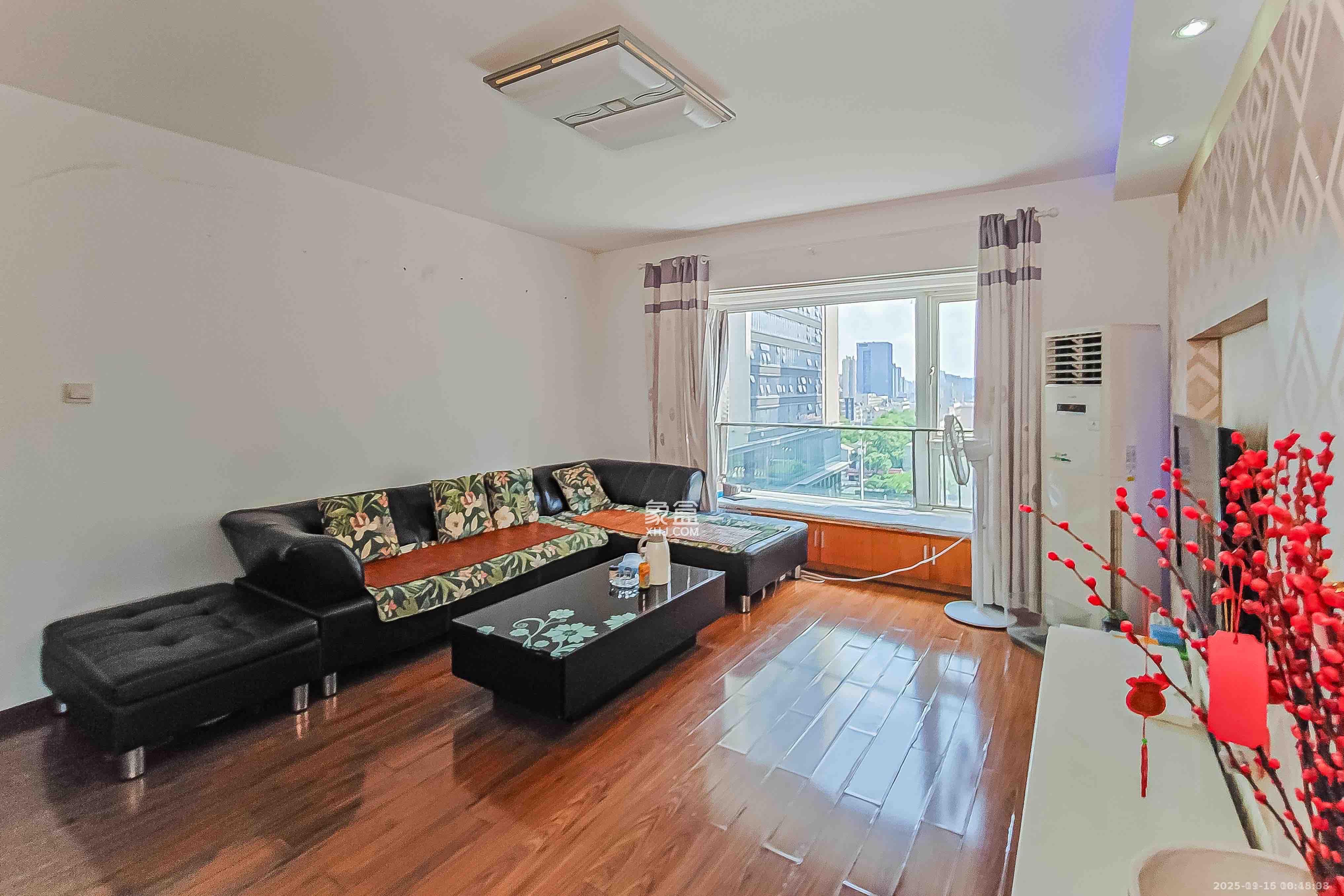 三重星都心  2室2厅1卫    2400.0元/月