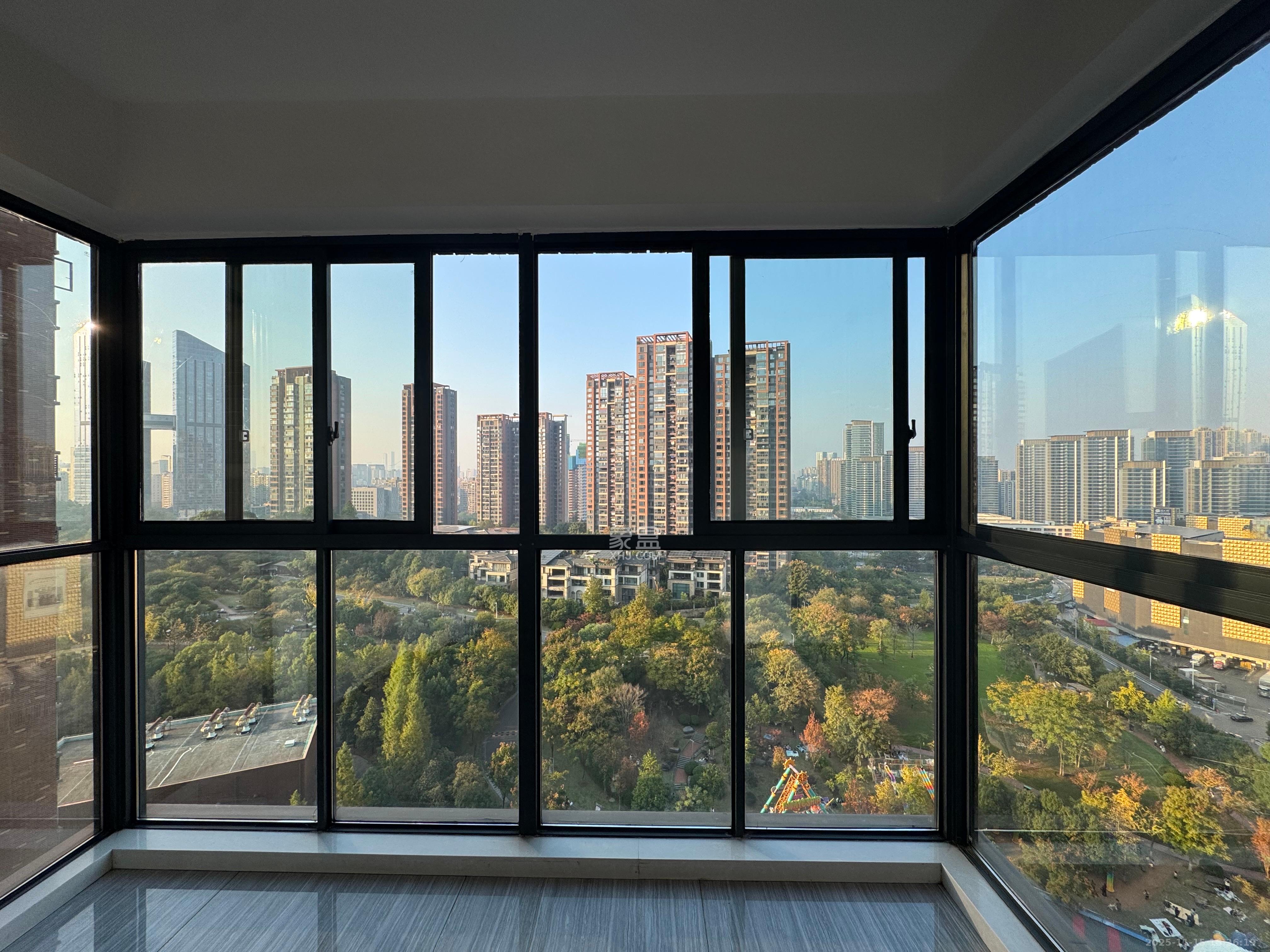 半山壹号  3室2厅1卫    3600.0元/月室内图