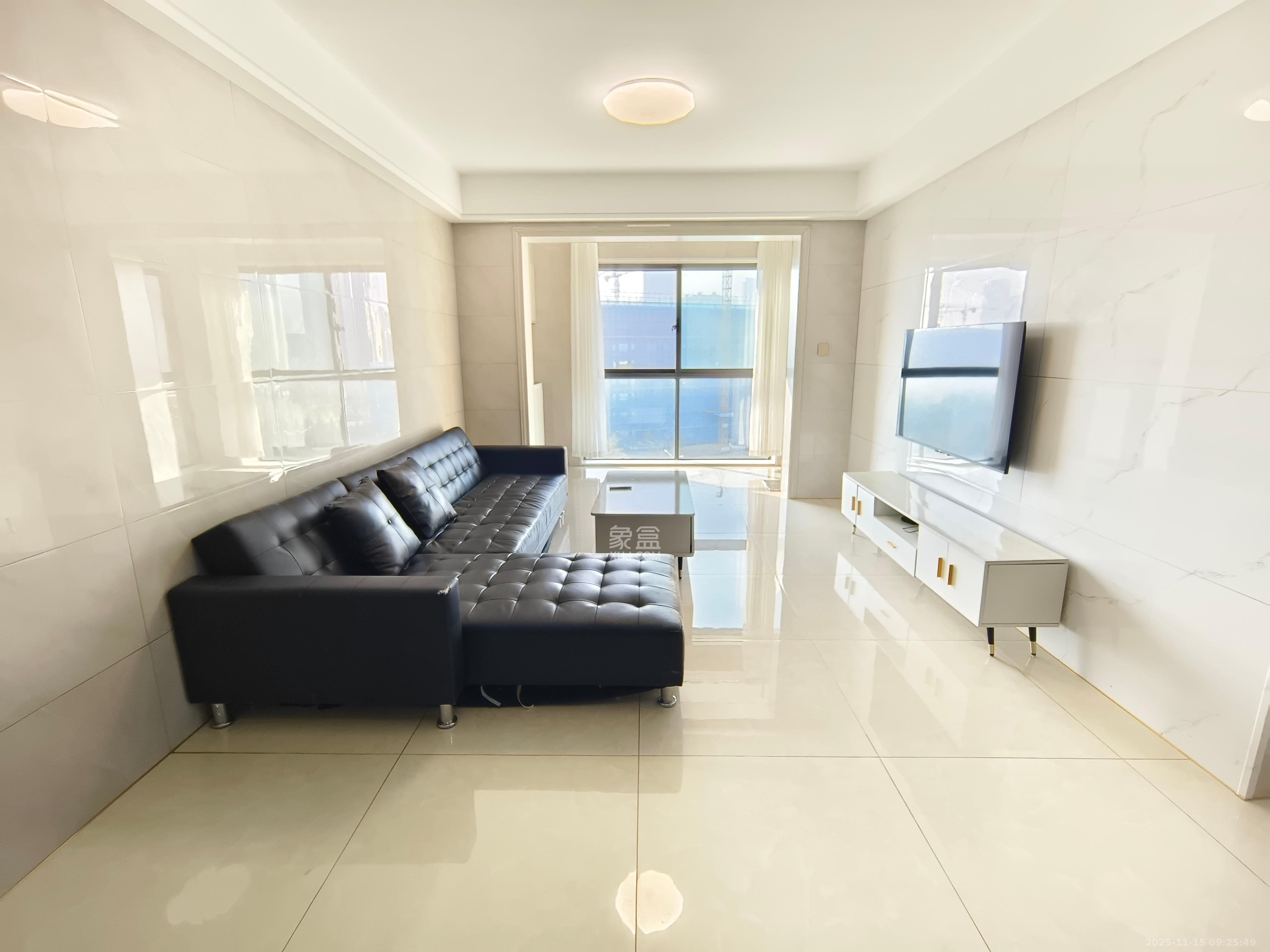 和润园三期  2室2厅1卫    2400.0元/月室内图