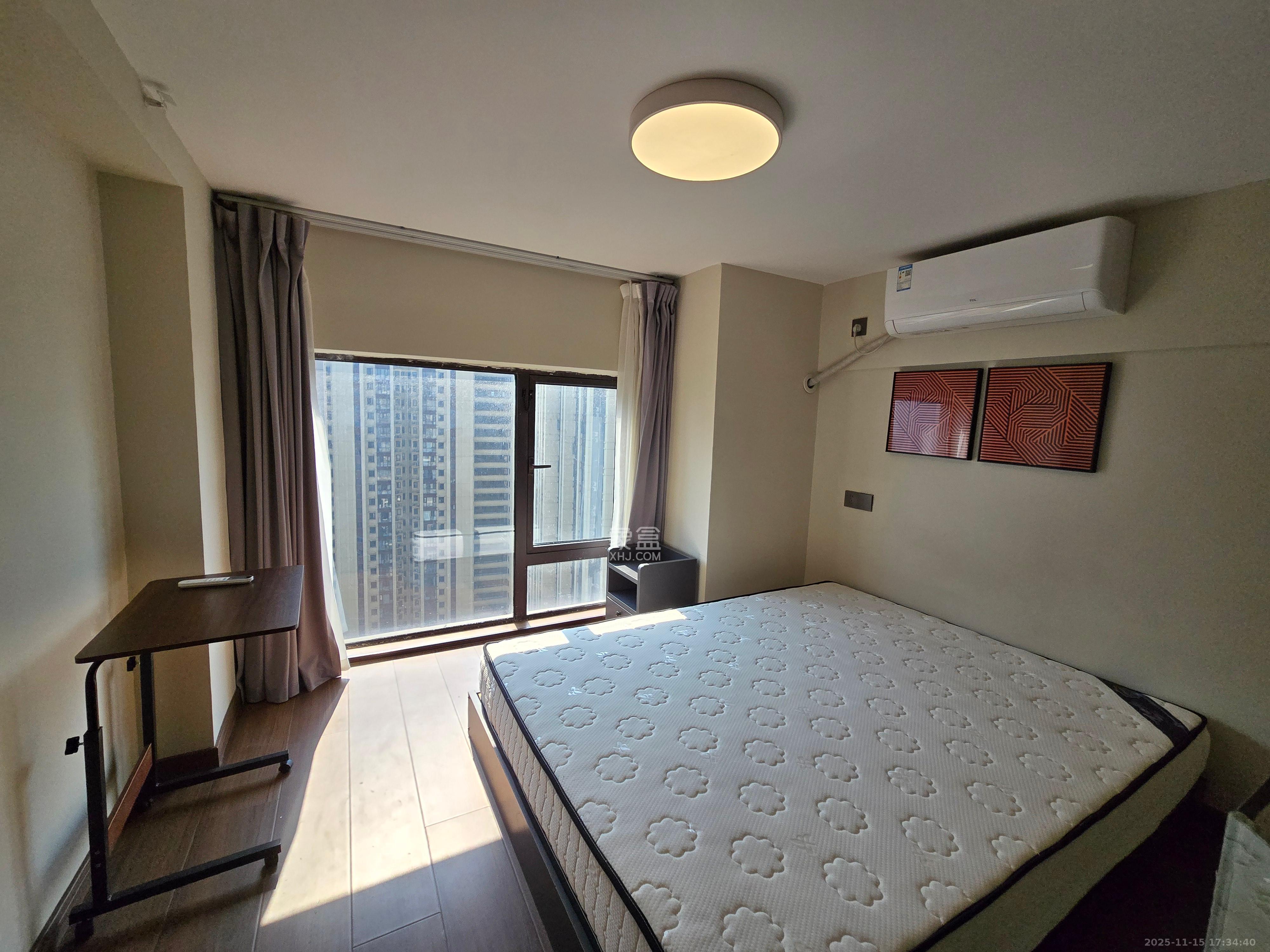 卓越江岸  2室2厅1卫    2300.0元/月室内图