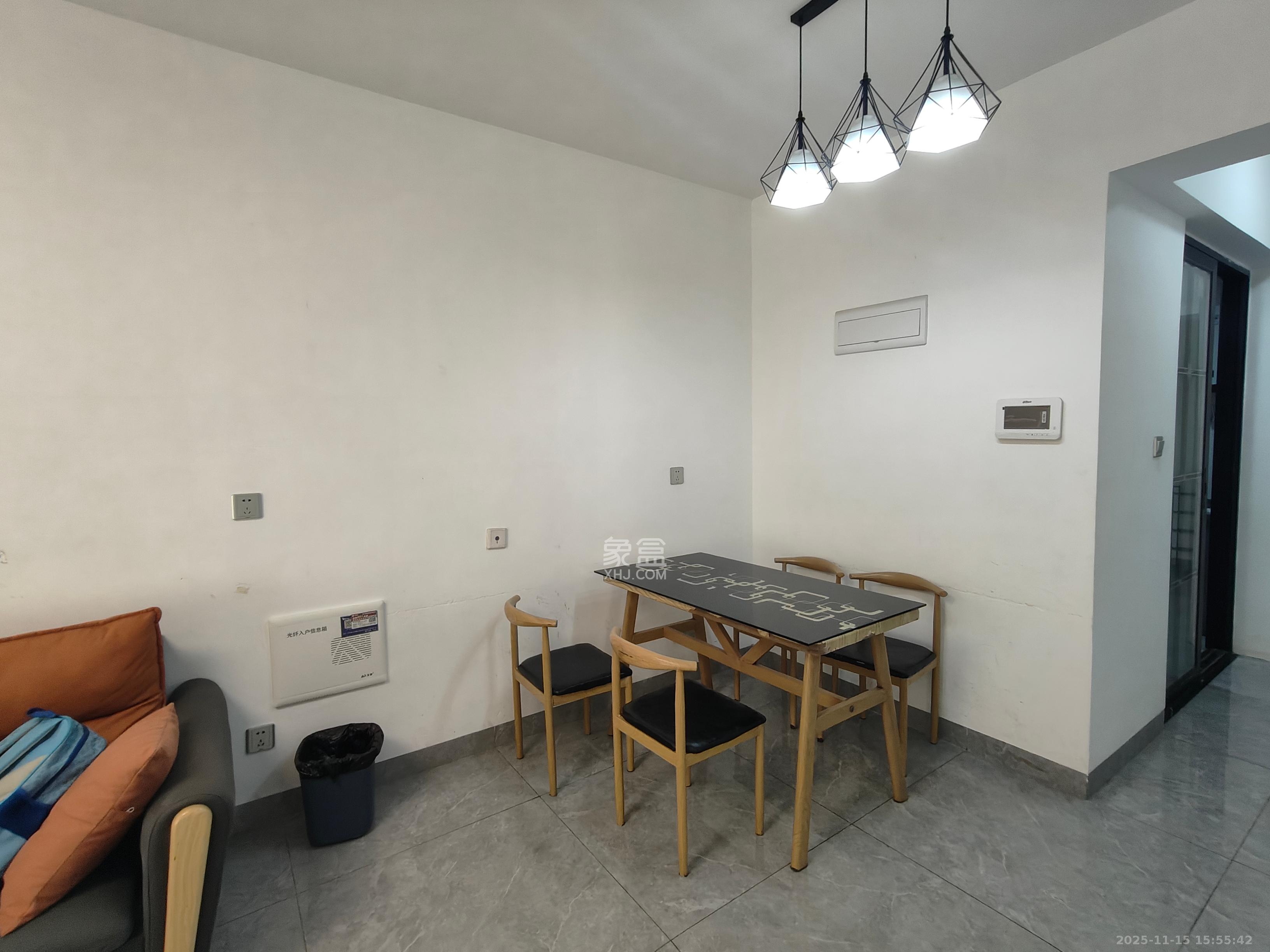 明发阅江悦府 3室2厅1卫 2000.0元/月 明发阅江悦府 3室2厅1卫 2000.0元/月室内图