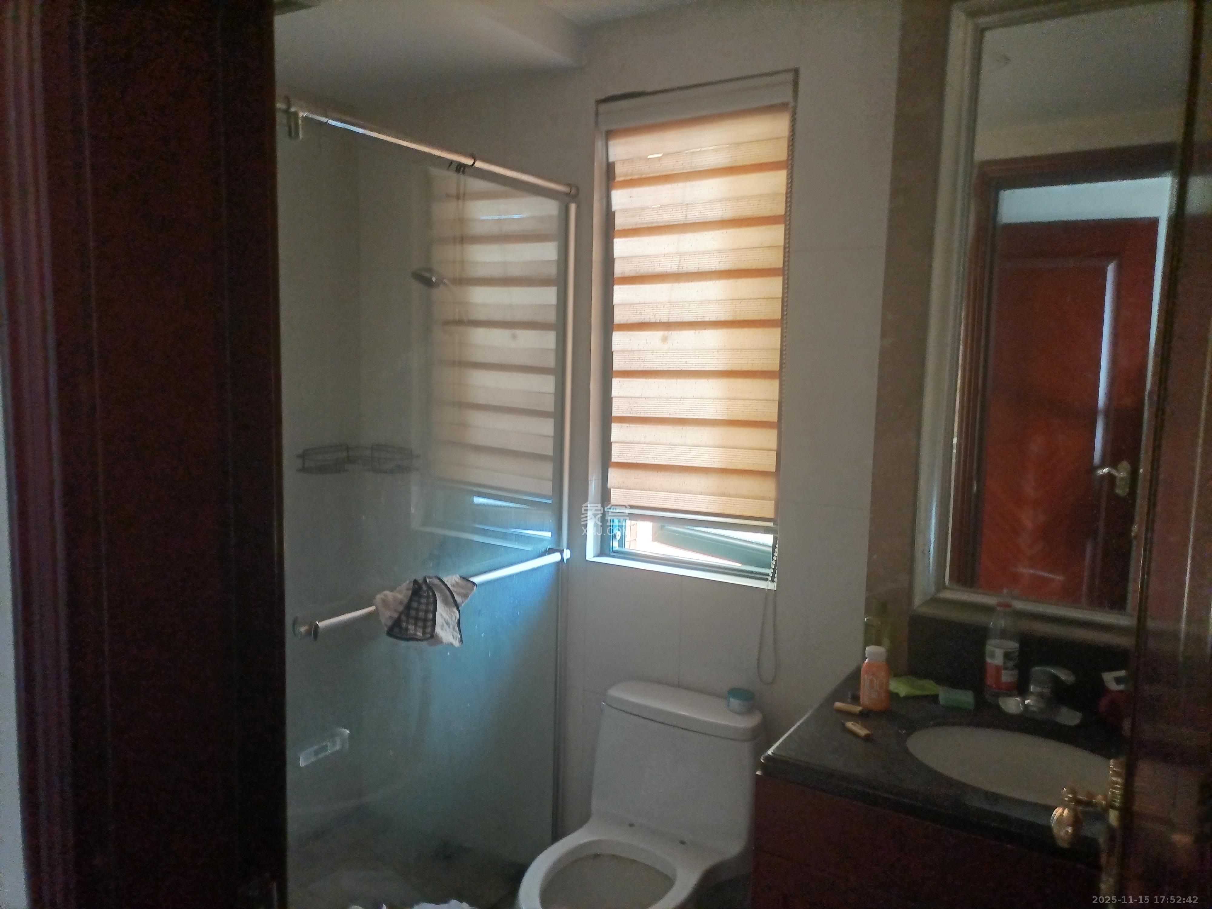 恒大绿洲  3室2厅2卫    2300.0元/月室内图