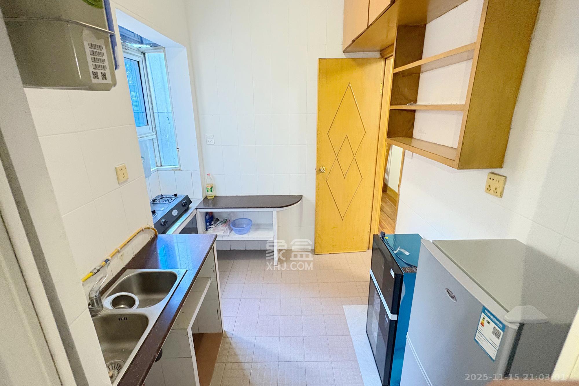 省政府五所 3室1厅1卫 100.0万 省政府五所 3室1厅1卫 100.0万厨房