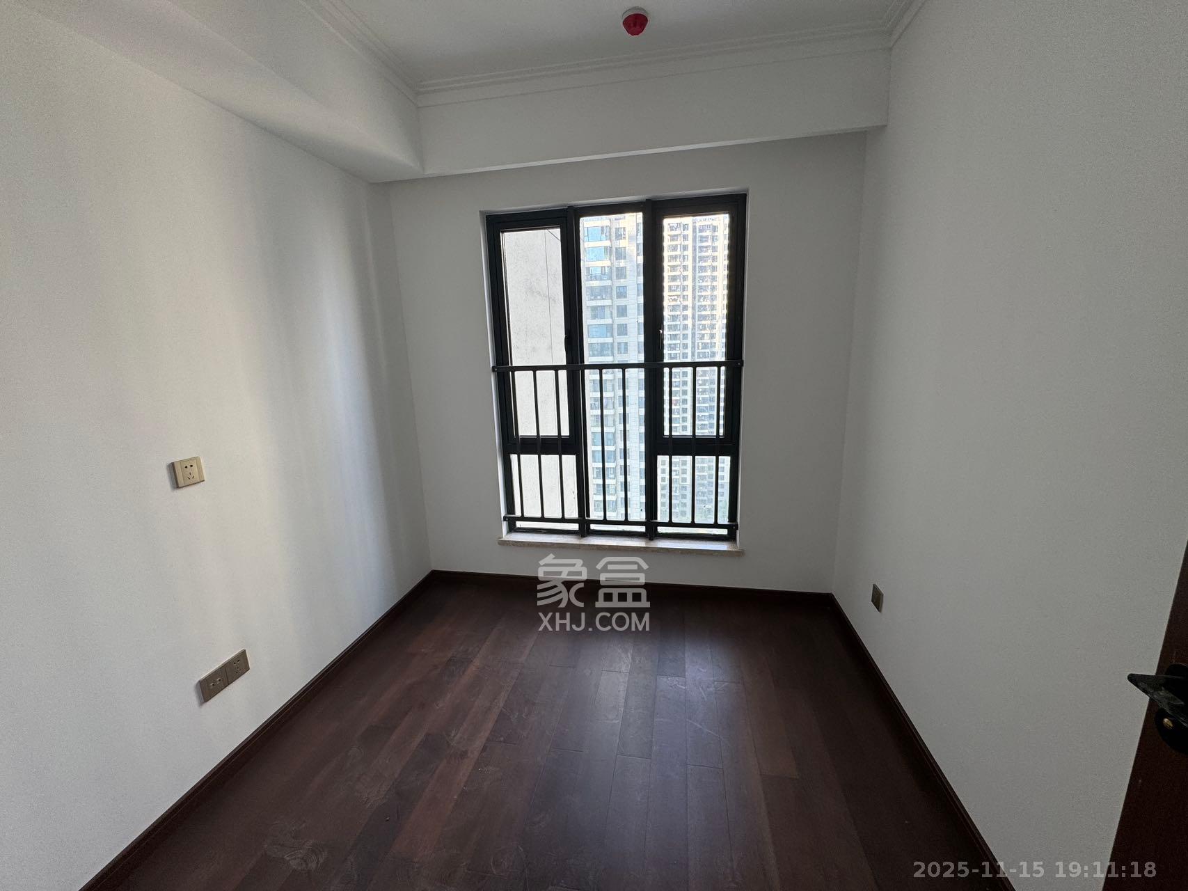 绿地长沙城际空间站（绿地新里佳苑）  4室2厅2卫    3000.0元/月室内图