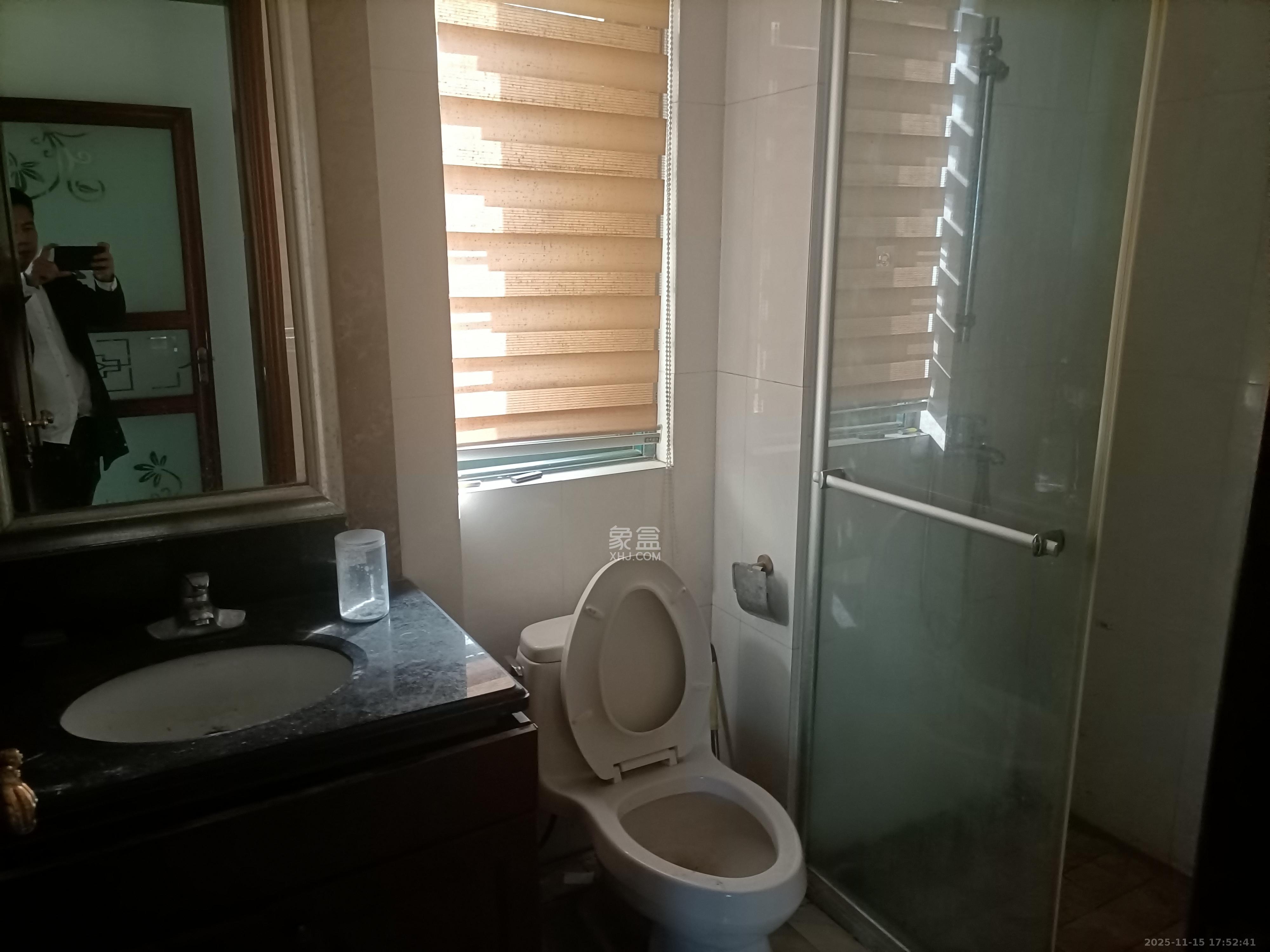 恒大绿洲  3室2厅2卫    2300.0元/月室内图