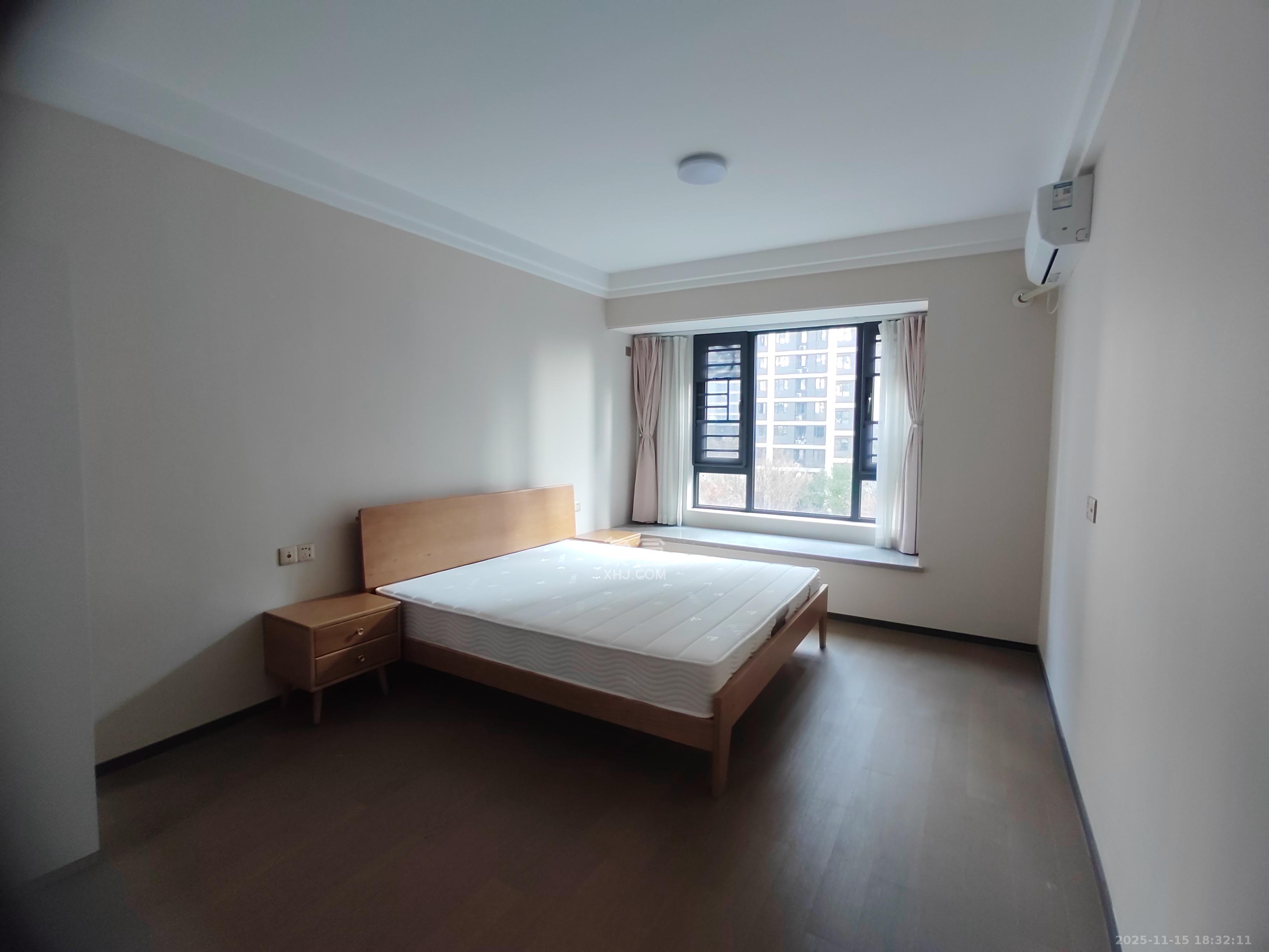 中海阅麓山二期  3室2厅2卫    2900.0元/月室内图