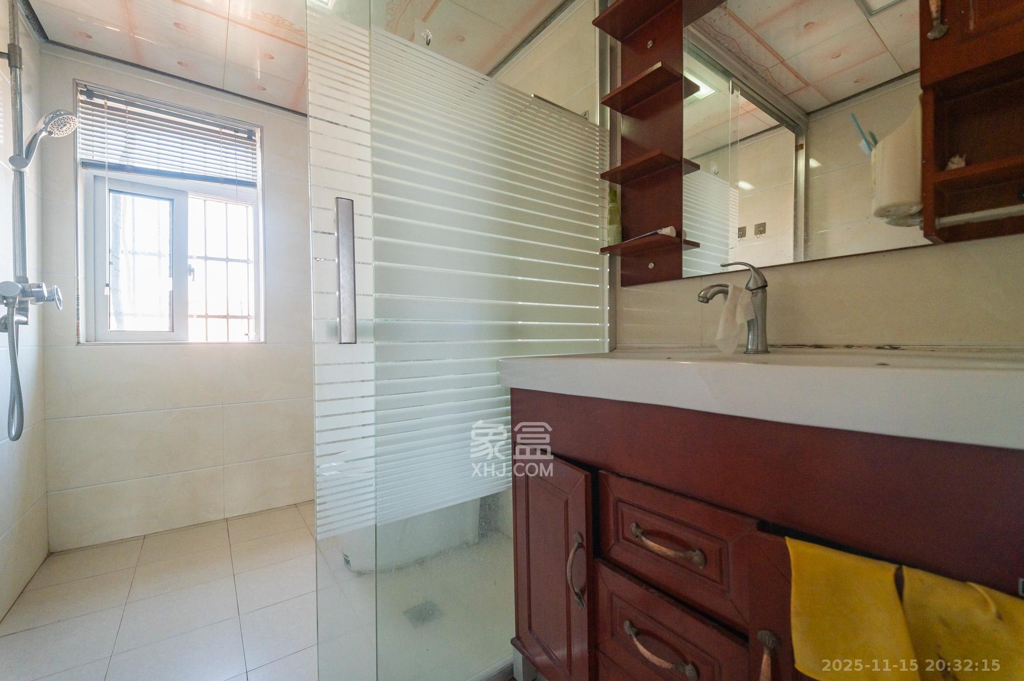 筑梦佳园 4室2厅2卫 108.8万 筑梦佳园 4室2厅2卫 108.8万卫生间