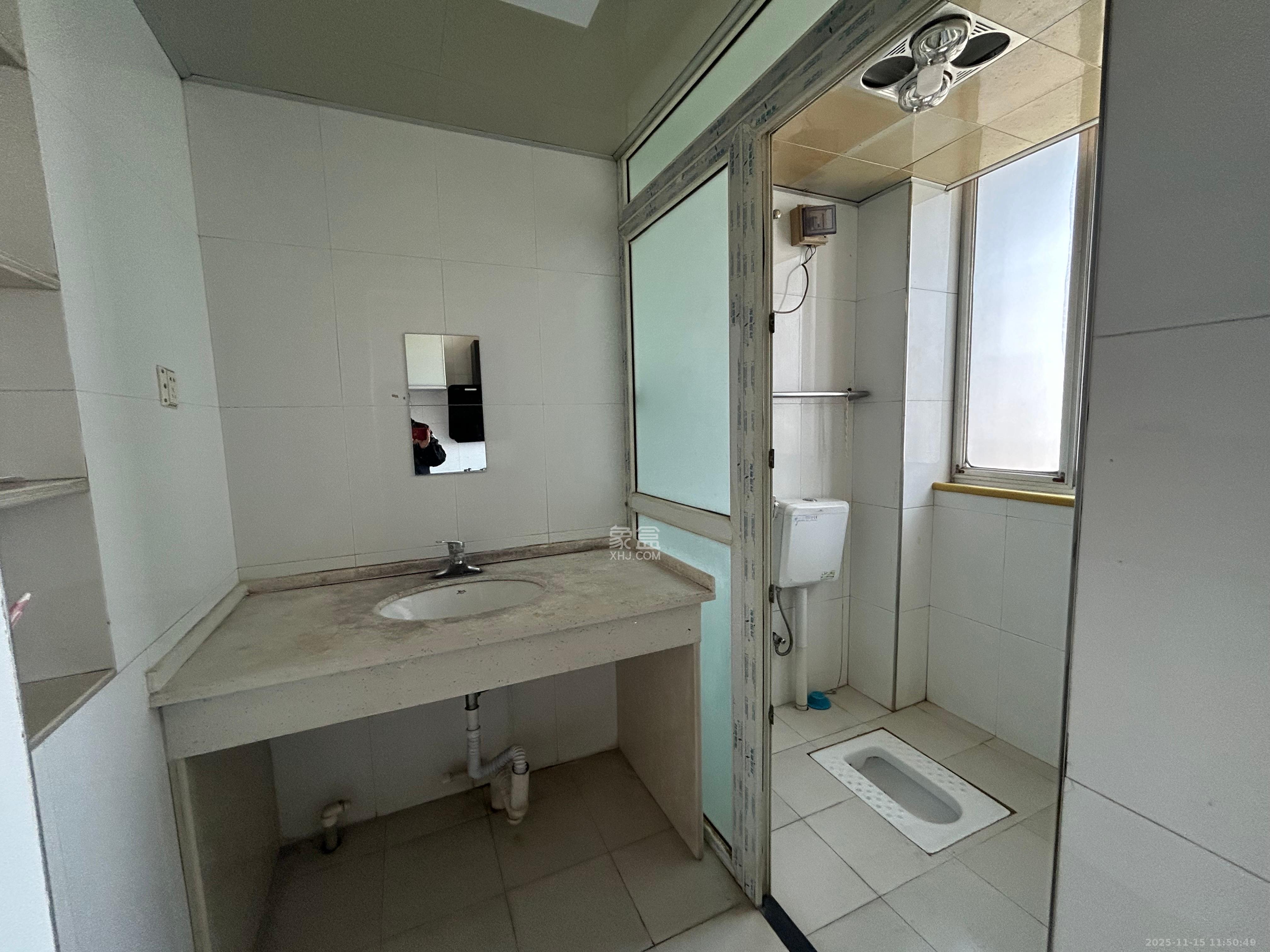 泉水塘小区  3室2厅1卫    1700.0元/月室内图