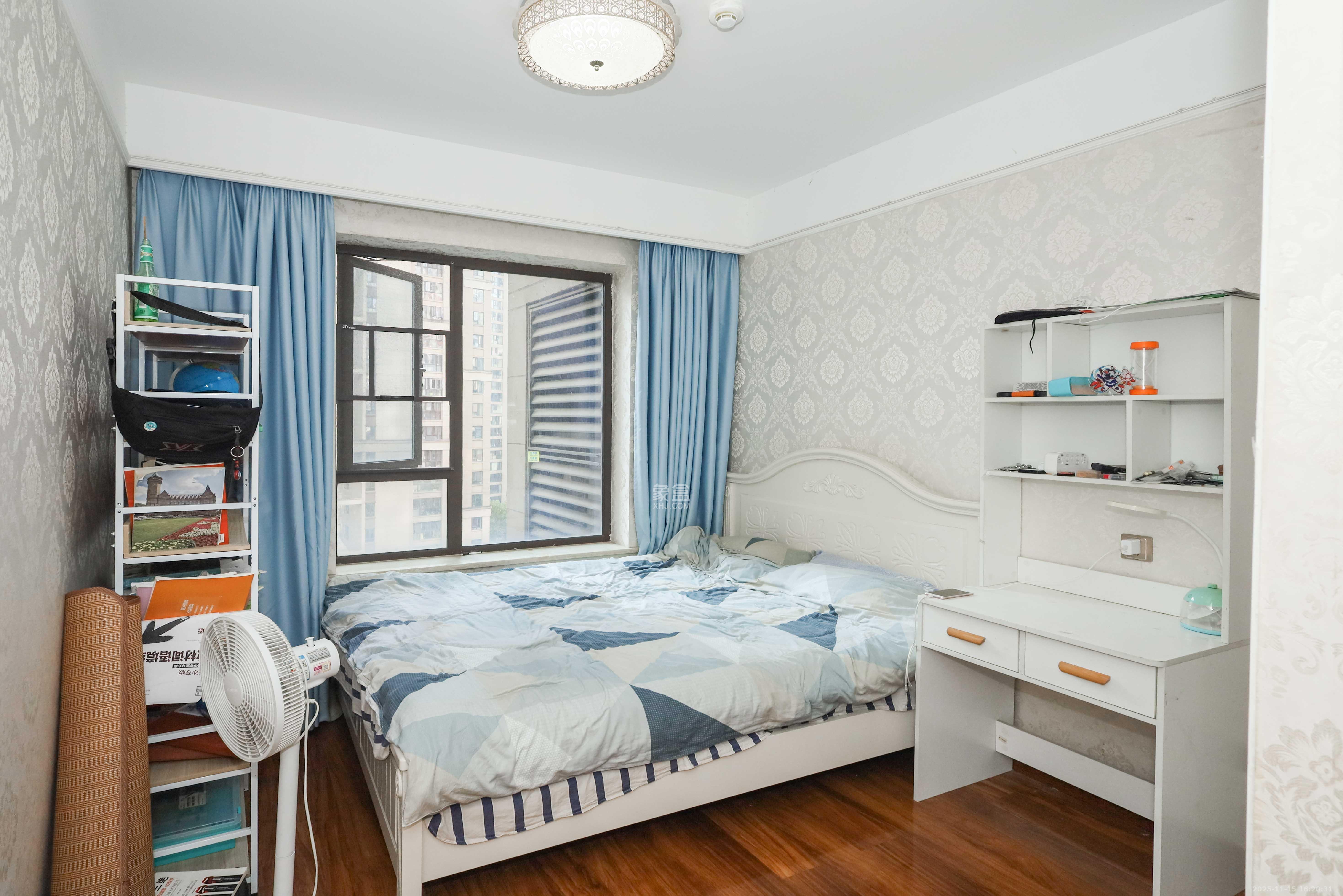 卓越浅水湾 4室2厅1卫 220.0万 卓越浅水湾 4室2厅1卫 220.0万卧室