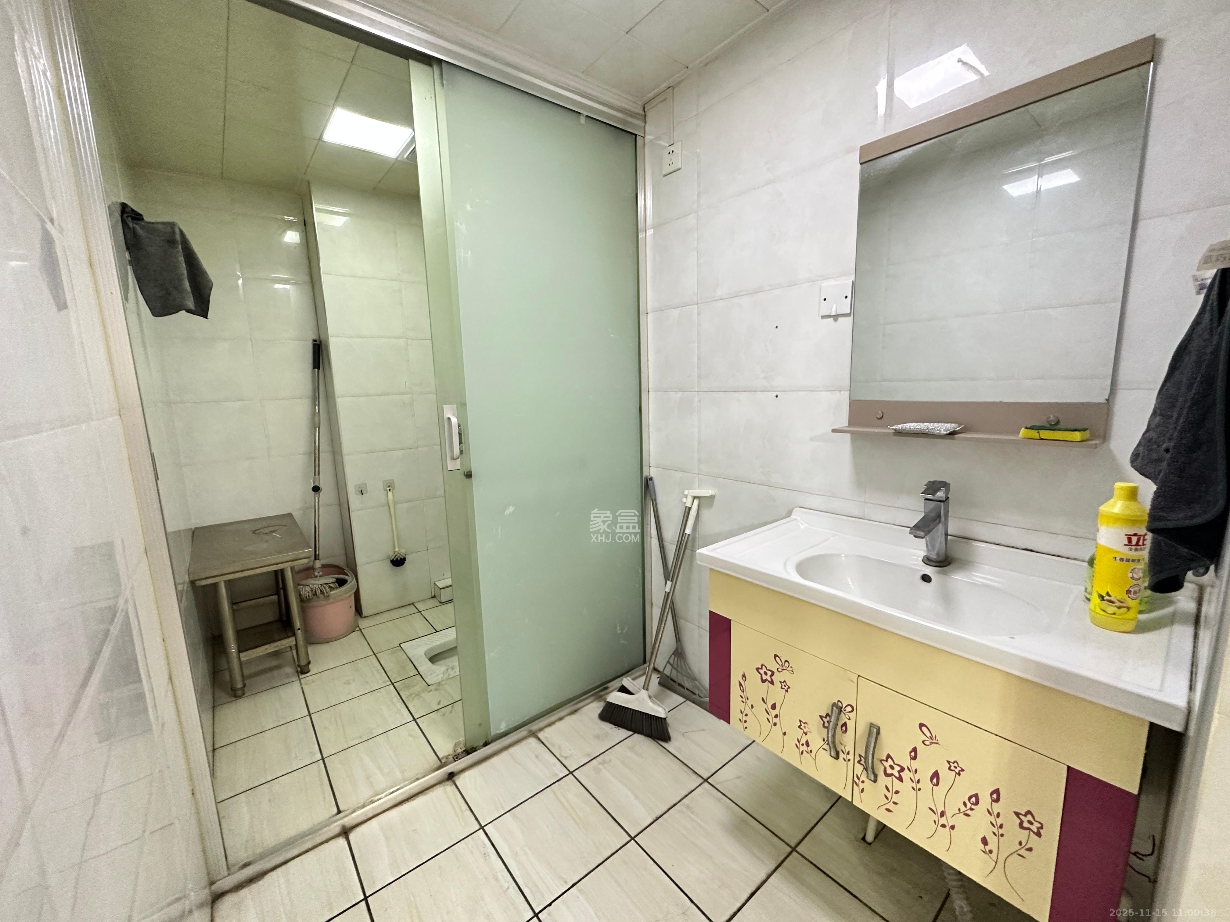 长房中庭国际(东郡华蓉广场) 2室2厅1卫 5000.0元/月 长房中庭国际(东郡华蓉广场) 2室2厅1卫 5000.0元/月室内图