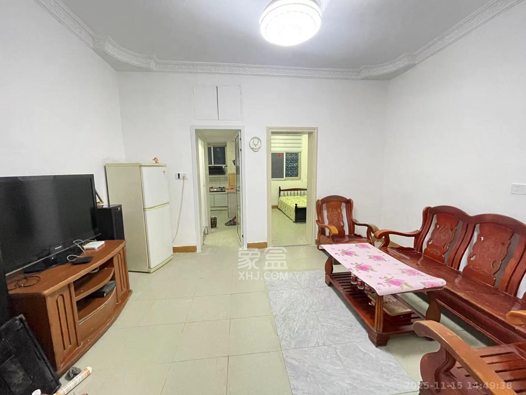 化油器厂宿舍 2室1厅1卫 1200.0元/月 化油器厂宿舍 2室1厅1卫 1200.0元/月室内图