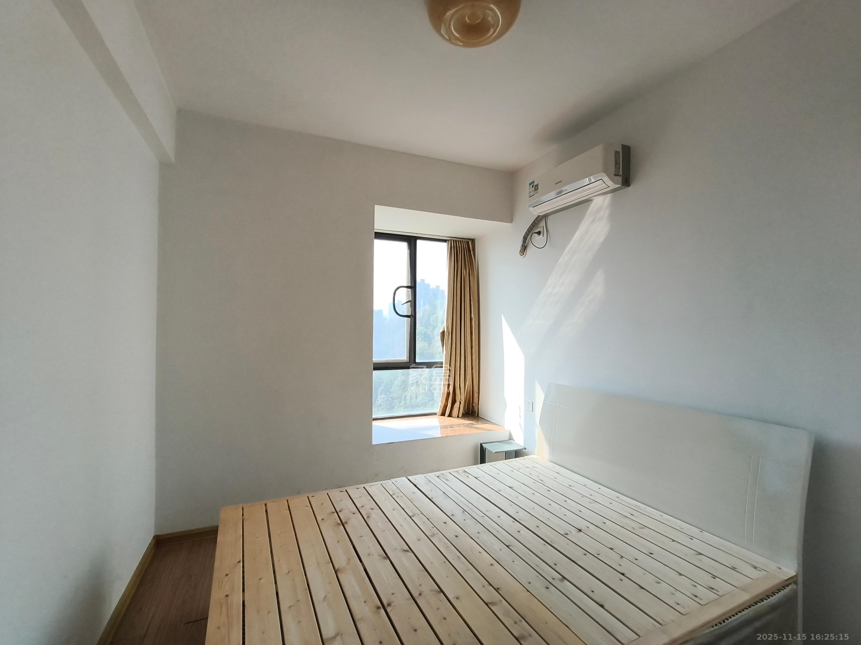 盛世耀凯  3室2厅1卫    2400.0元/月室内图