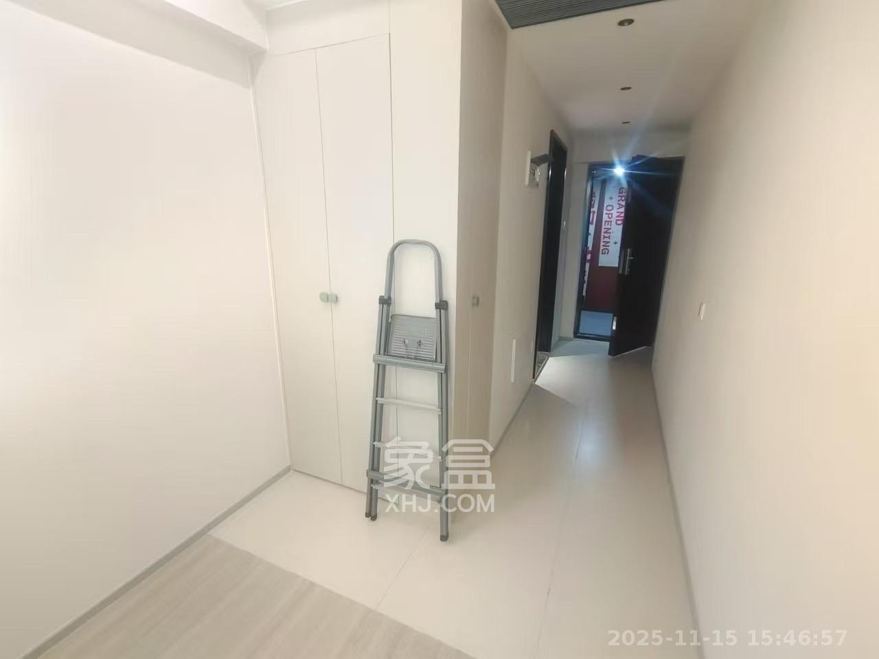 保利国际广场 1室1厅1卫 1300.0元/月 保利国际广场 1室1厅1卫 1300.0元/月室内图