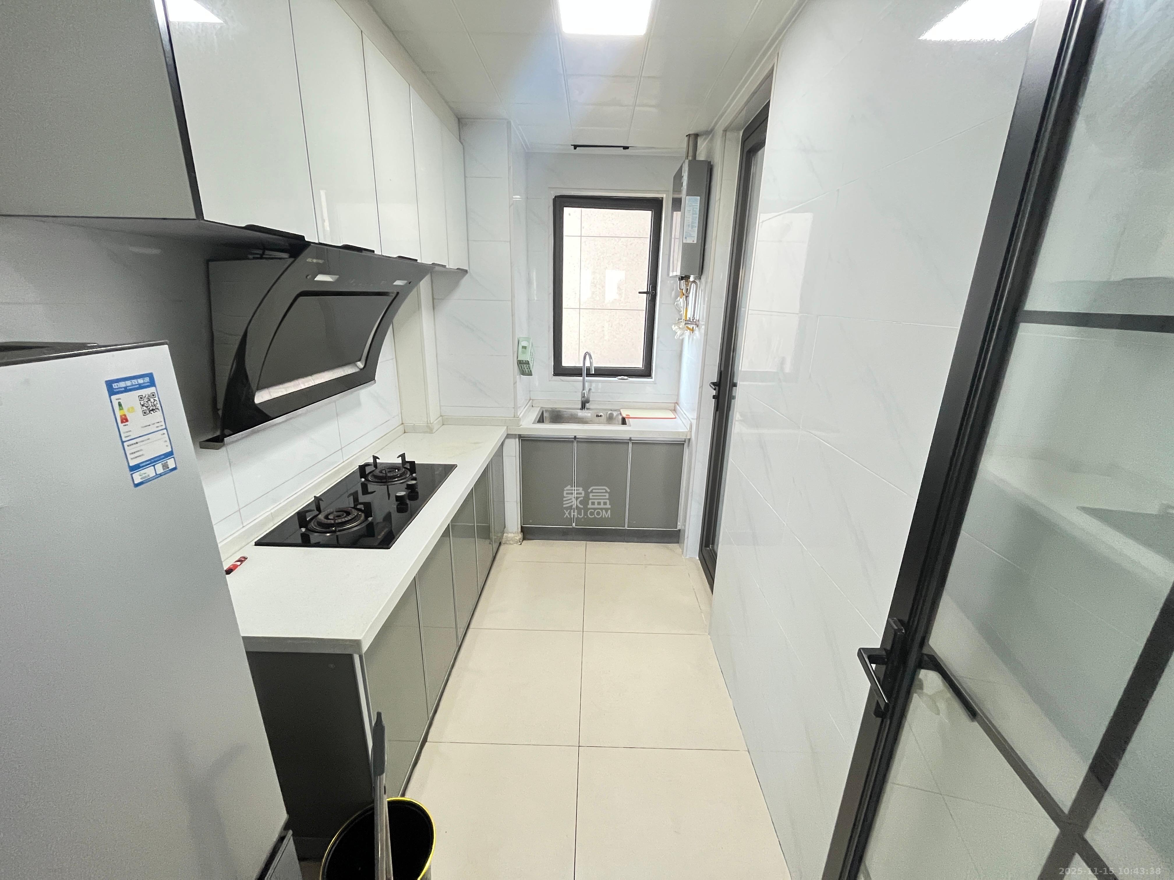 阳光城尚东湾悦江府 3室2厅2卫 2300.0元/月 阳光城尚东湾悦江府 3室2厅2卫 2300.0元/月室内图