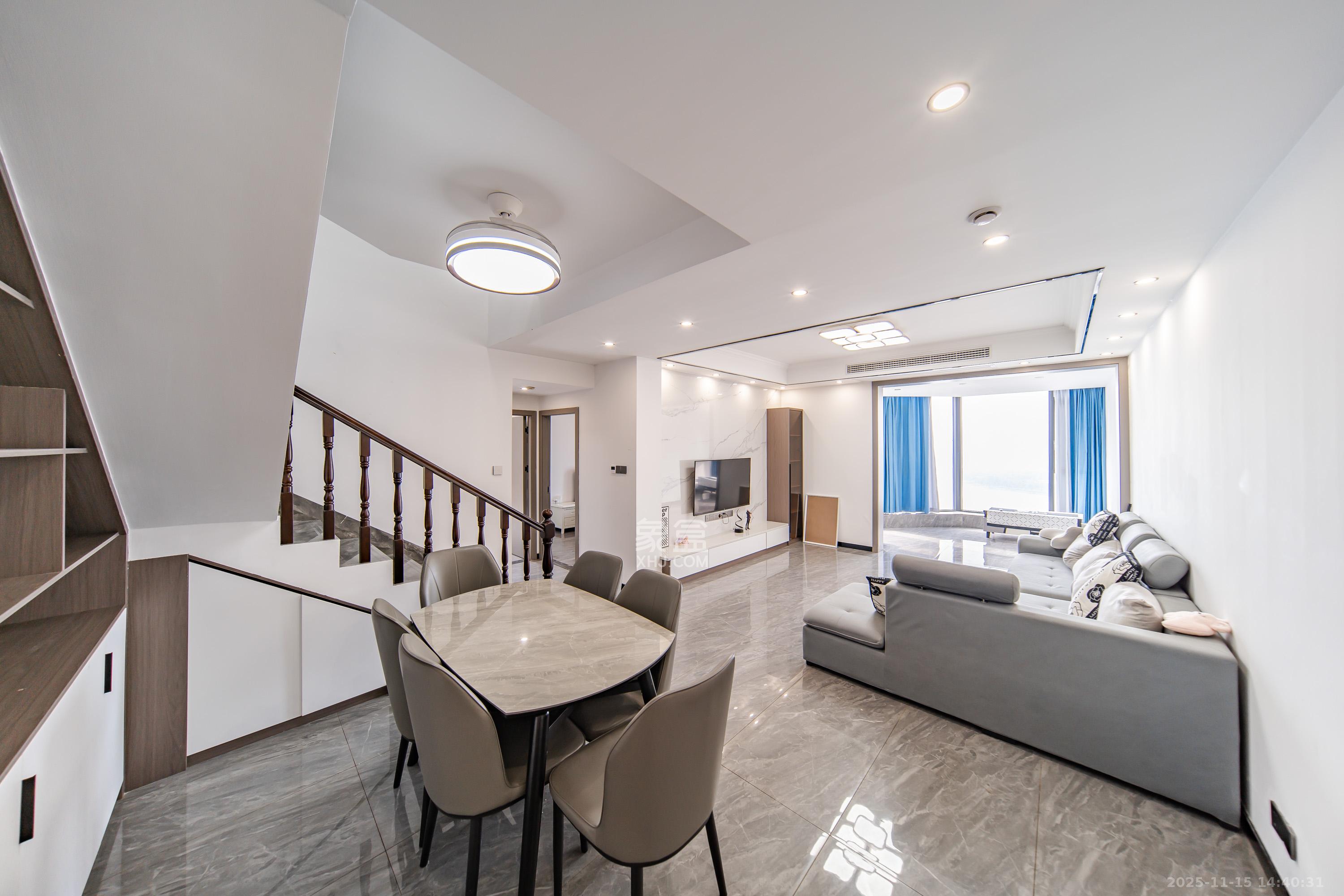 金色屋顶 5室2厅3卫 260.0万 金色屋顶 5室2厅3卫 260.0万其他