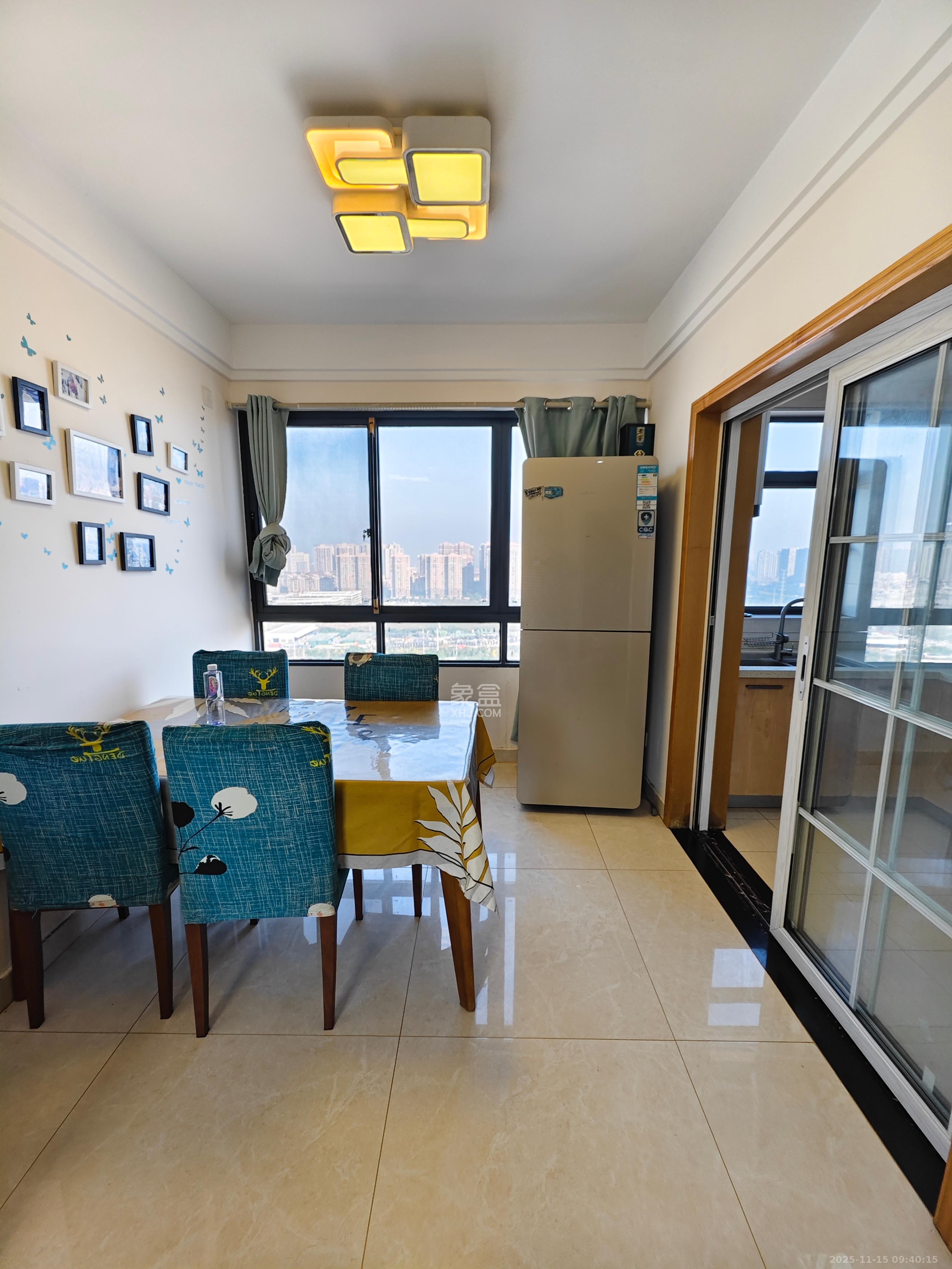 中国铁建国际城二期  3室2厅1卫    1800.0元/月室内图