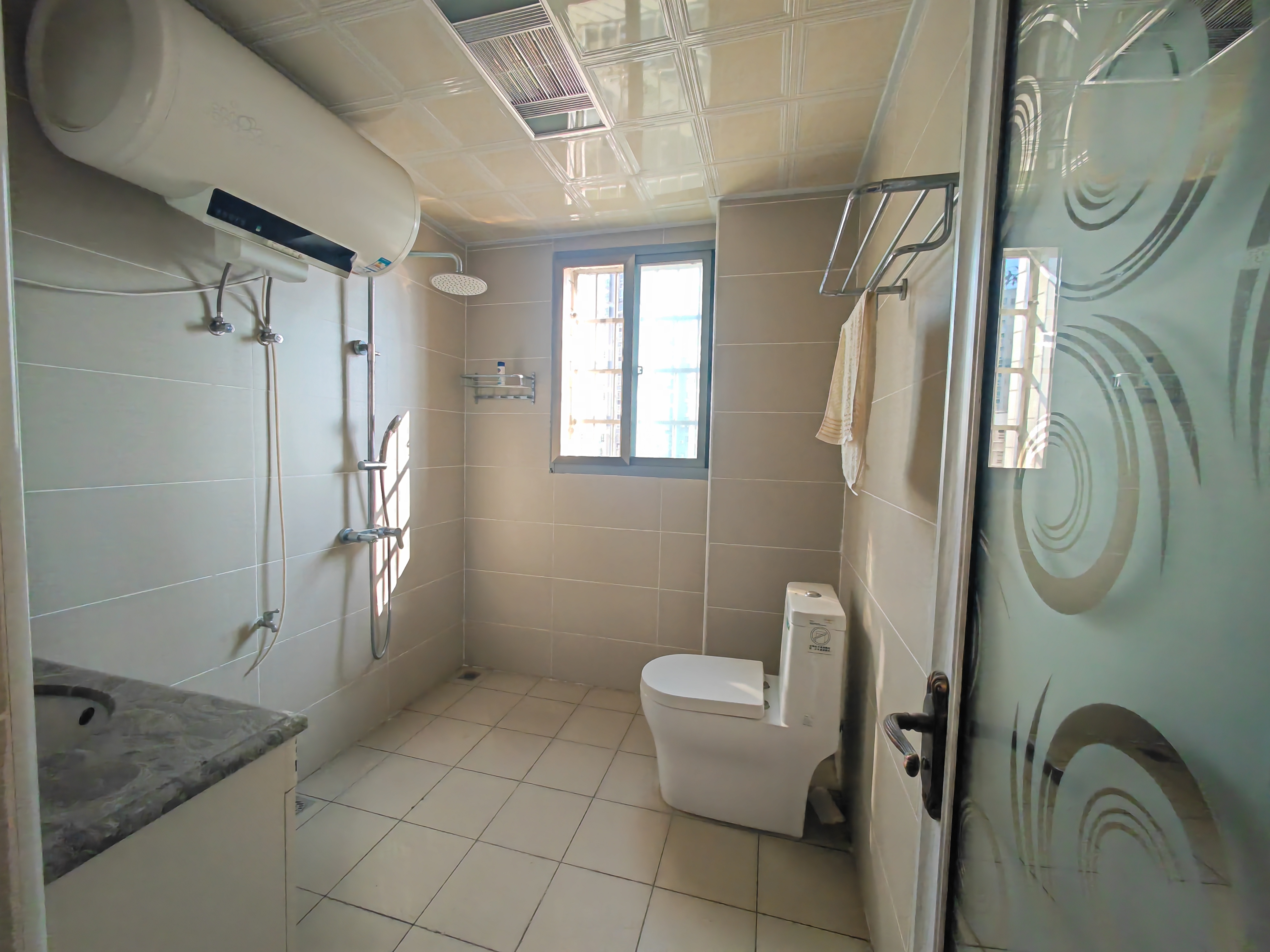 树鑫城市花园  4室2厅2卫    1700.0元/月