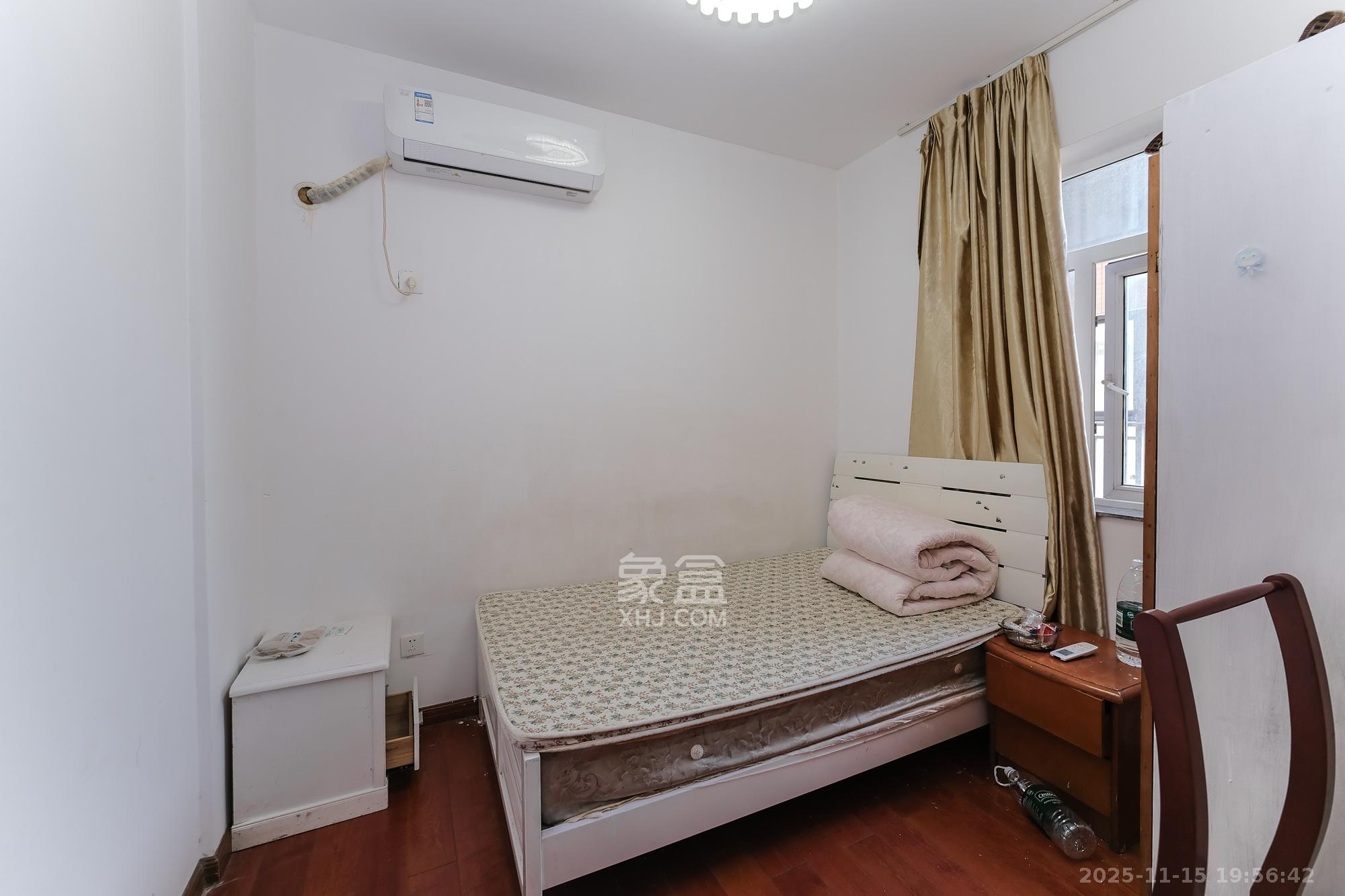 和悦城(蟠龙景苑)  3室2厅1卫    65.8万卧室